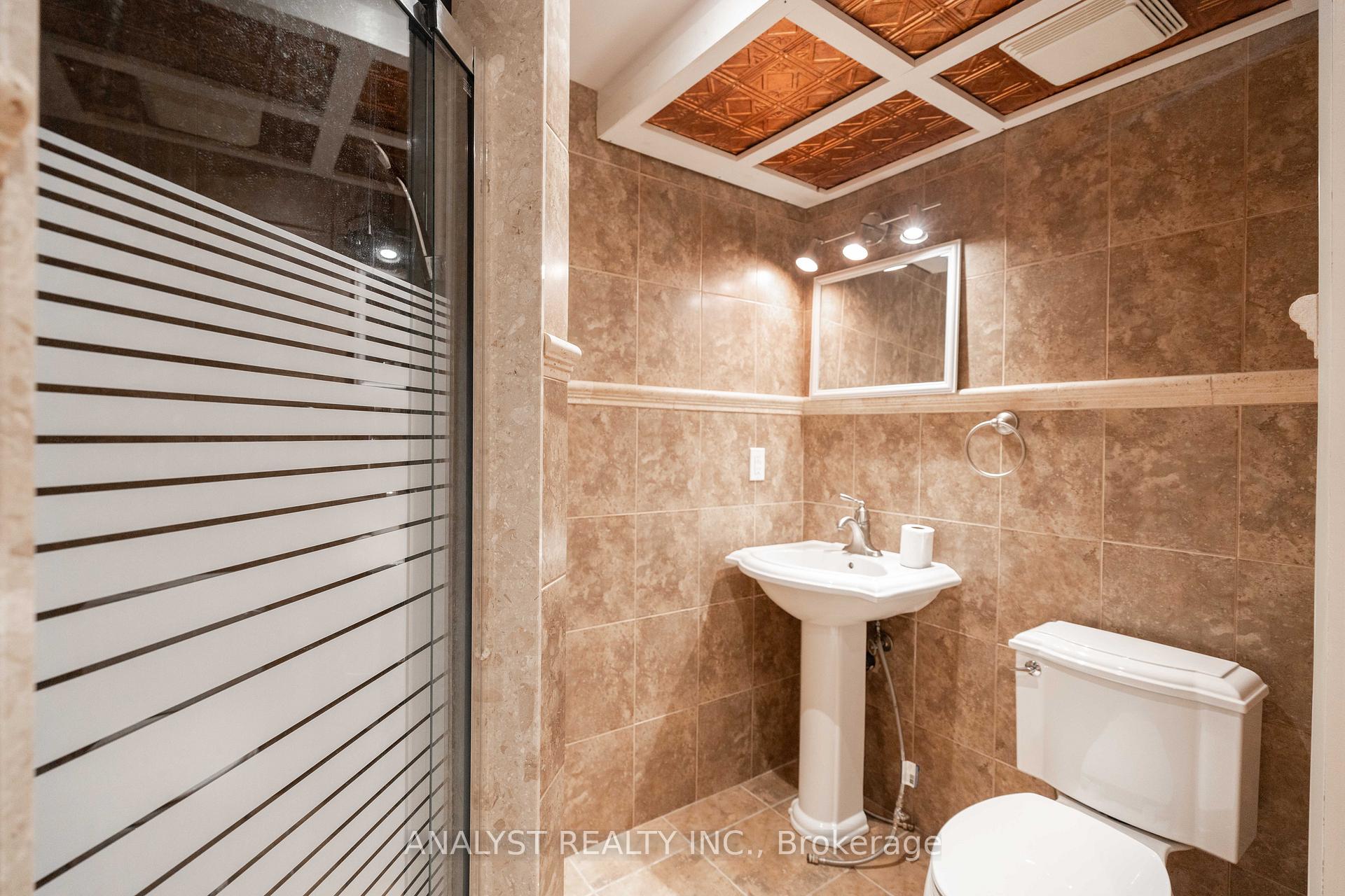 Photo 32 of 76 Cardish Street, Vaughan, Kleinburg — HOMEH