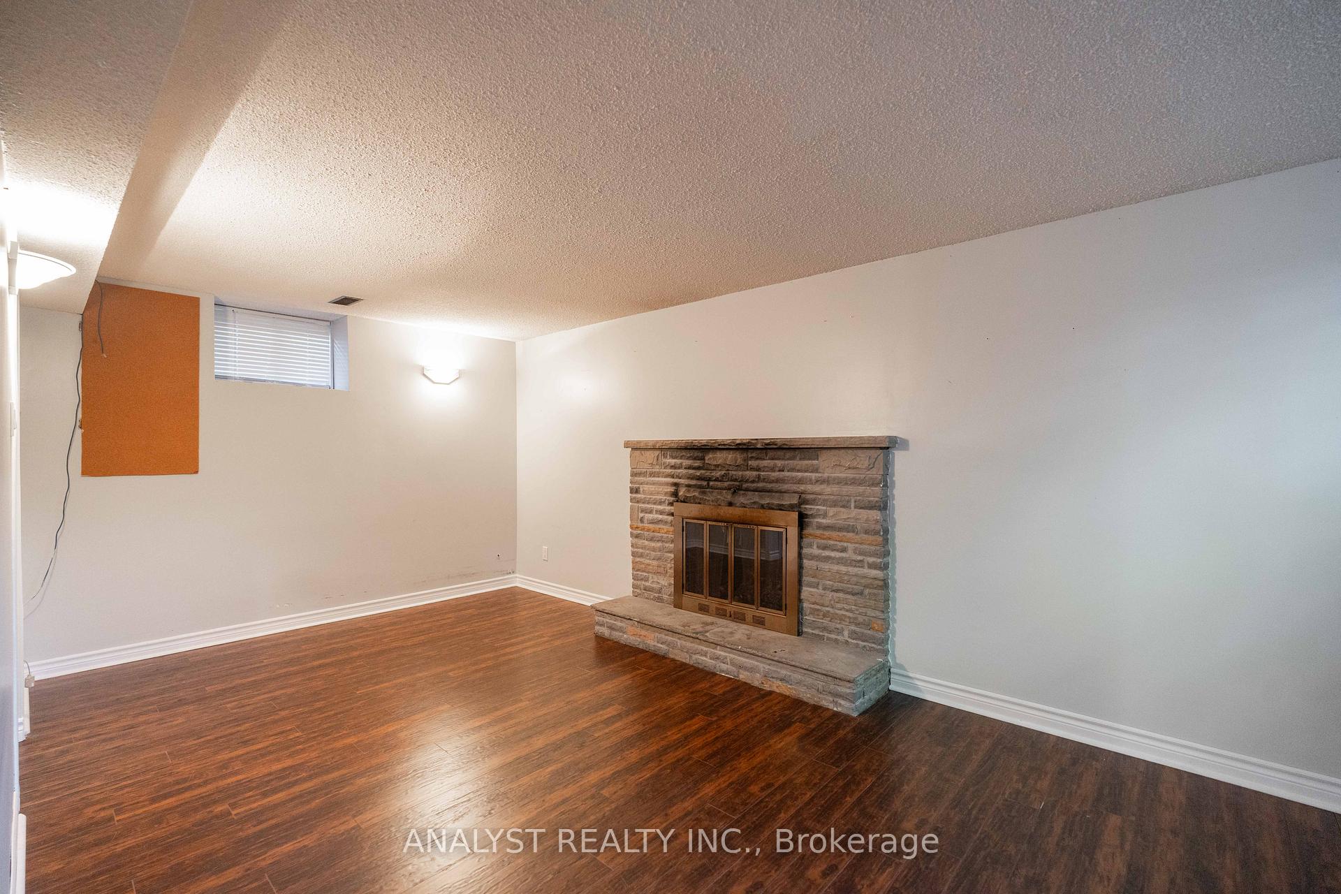 Photo 34 of 76 Cardish Street, Vaughan, Kleinburg — HOMEH
