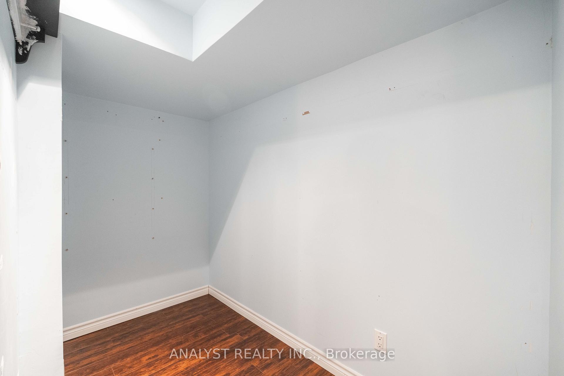 Photo 37 of 76 Cardish Street, Vaughan, Kleinburg — HOMEH
