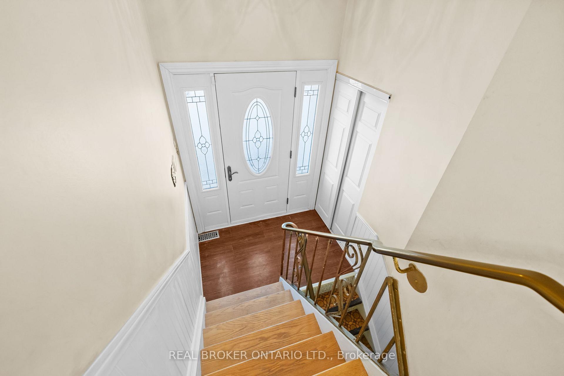 Photo 3 of 26 Tanglewood Drive, Ottawa, Bells Corners — HOMEH