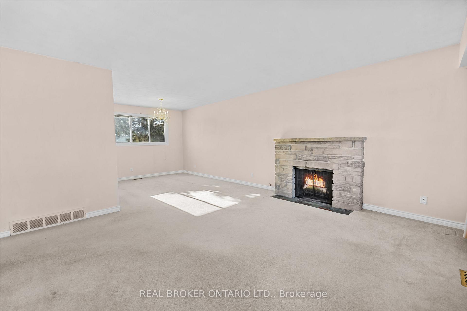 Photo 4 of 26 Tanglewood Drive, Ottawa, Bells Corners — HOMEH