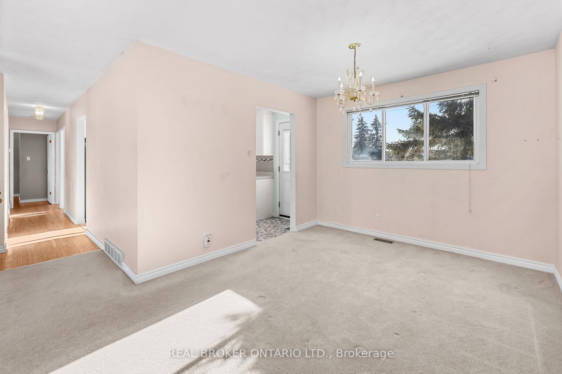 Photo 6 of 26 Tanglewood Drive, Ottawa, Bells Corners — HOMEH