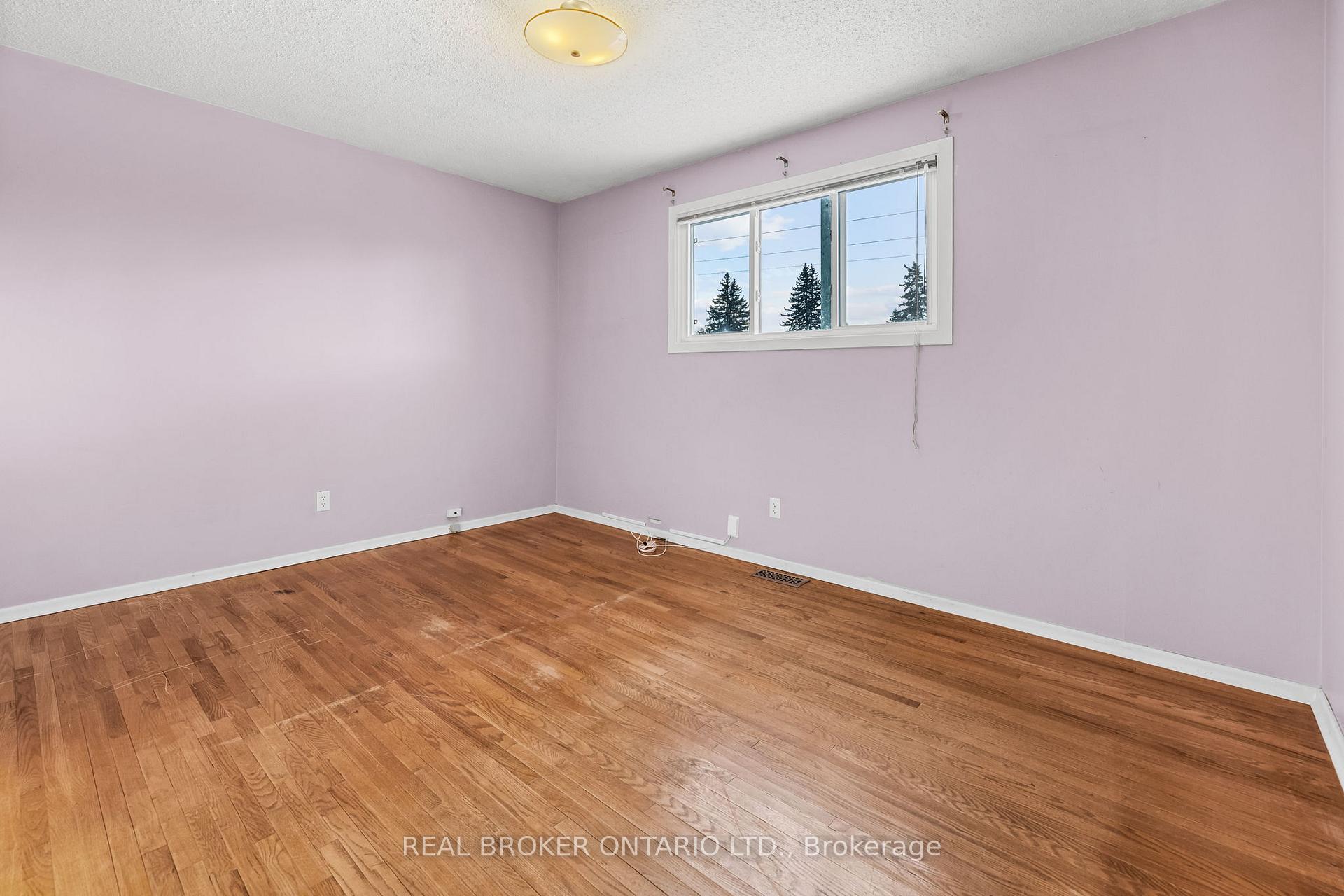 Photo 10 of 26 Tanglewood Drive, Ottawa, Bells Corners — HOMEH