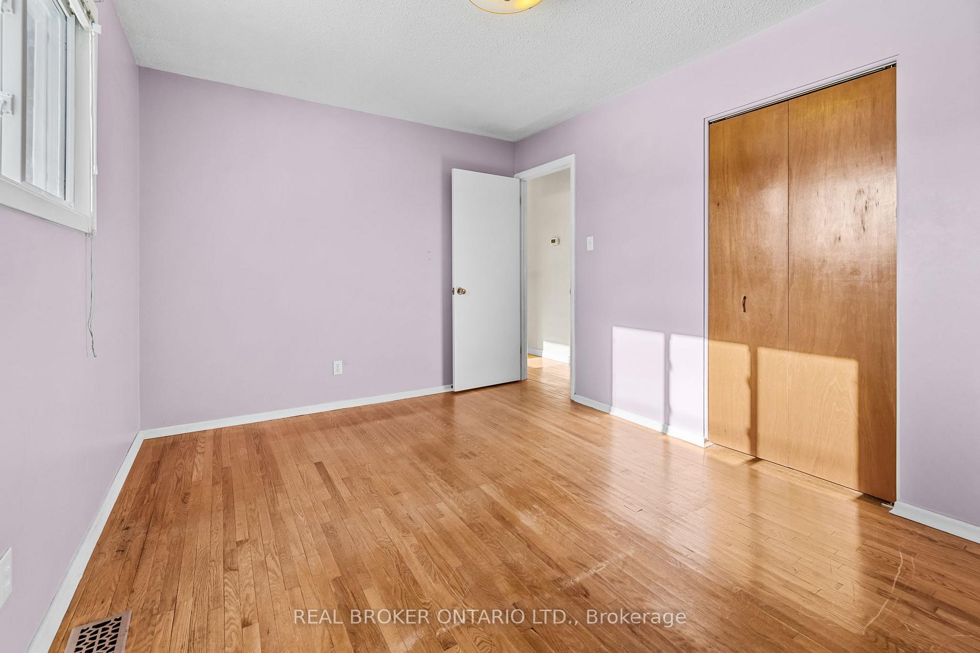 Photo 11 of 26 Tanglewood Drive, Ottawa, Bells Corners — HOMEH