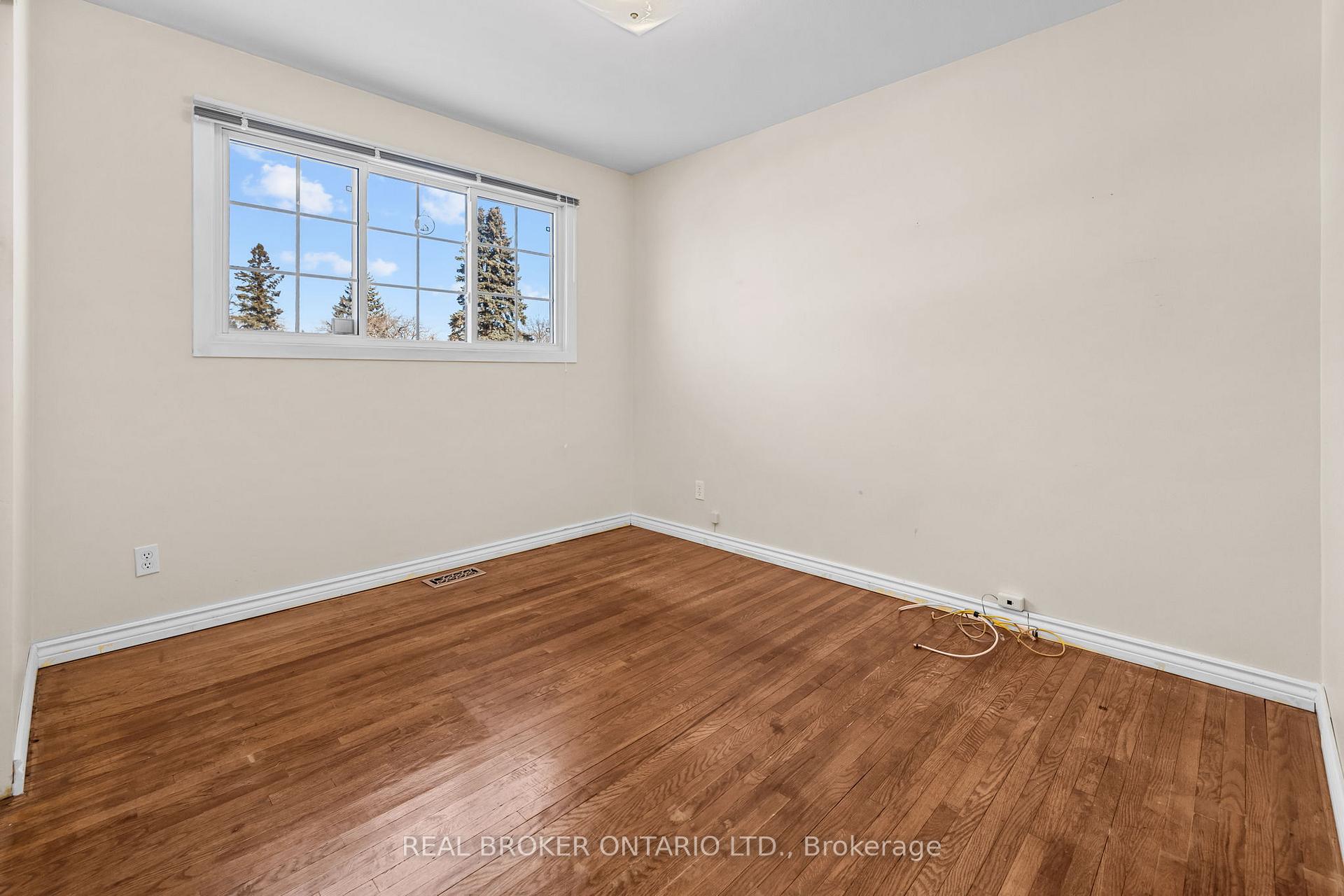 Photo 12 of 26 Tanglewood Drive, Ottawa, Bells Corners — HOMEH