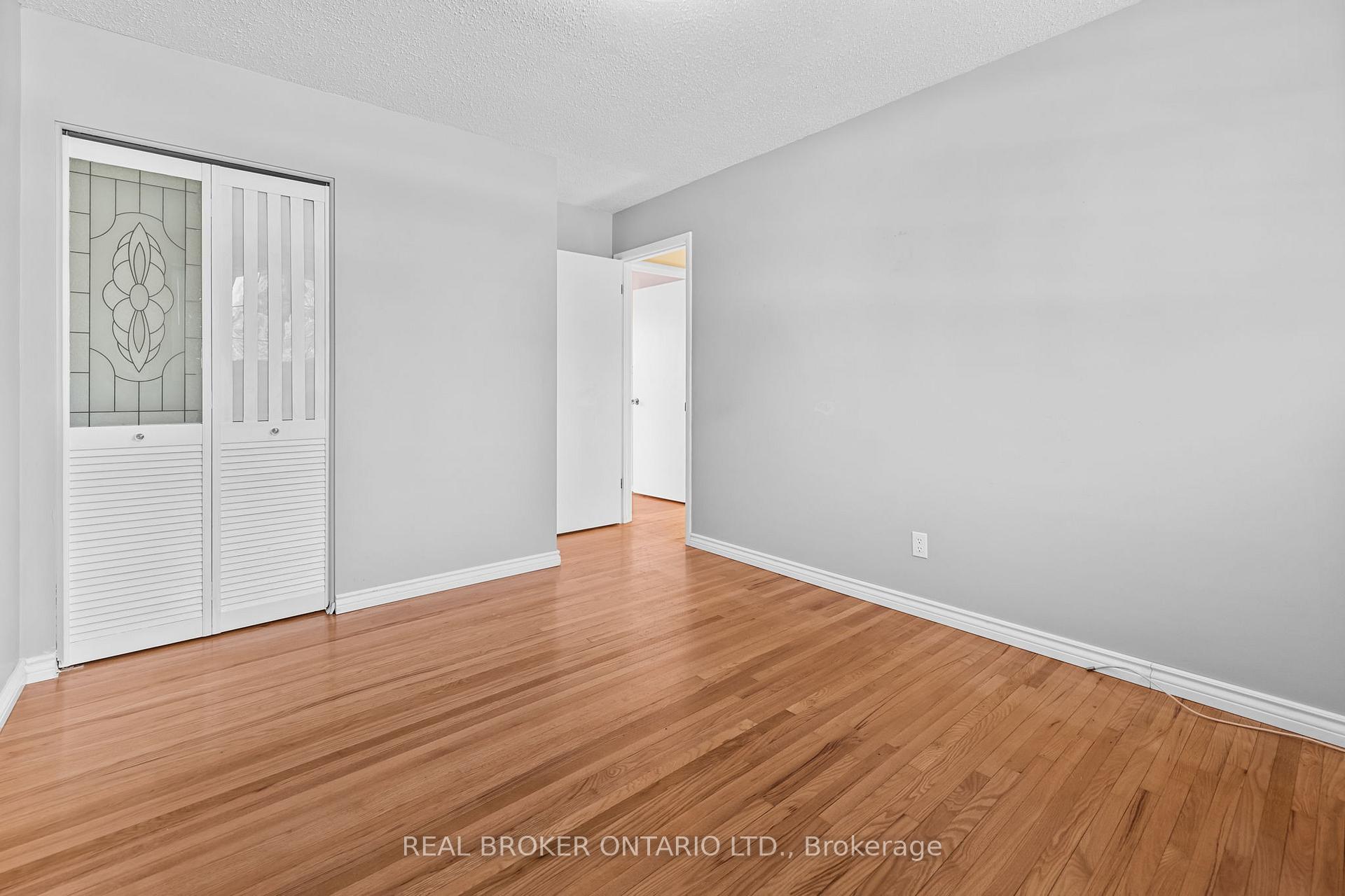 Photo 14 of 26 Tanglewood Drive, Ottawa, Bells Corners — HOMEH