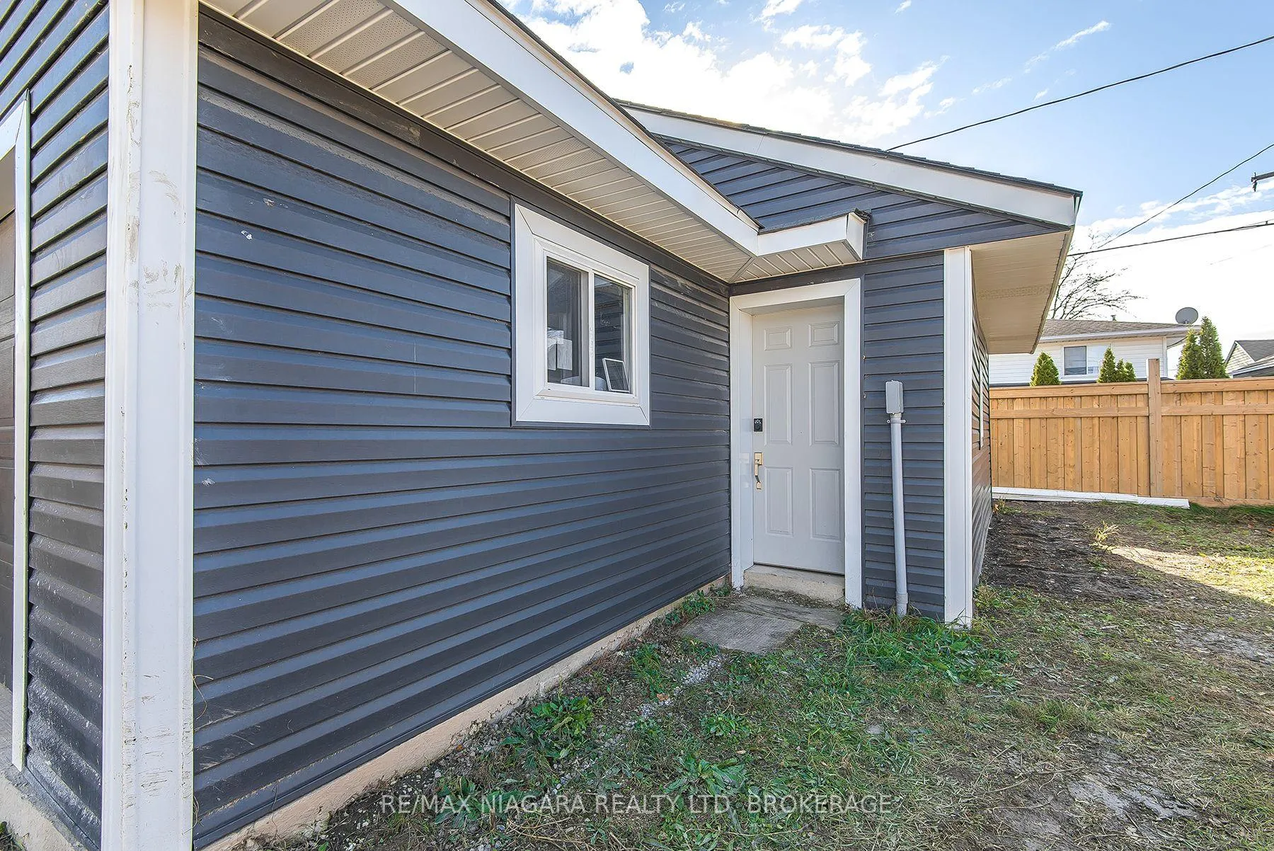 Photo 6 of 397 Gatfield Avenue, Welland, Lincoln/Crowland — HOMEH
