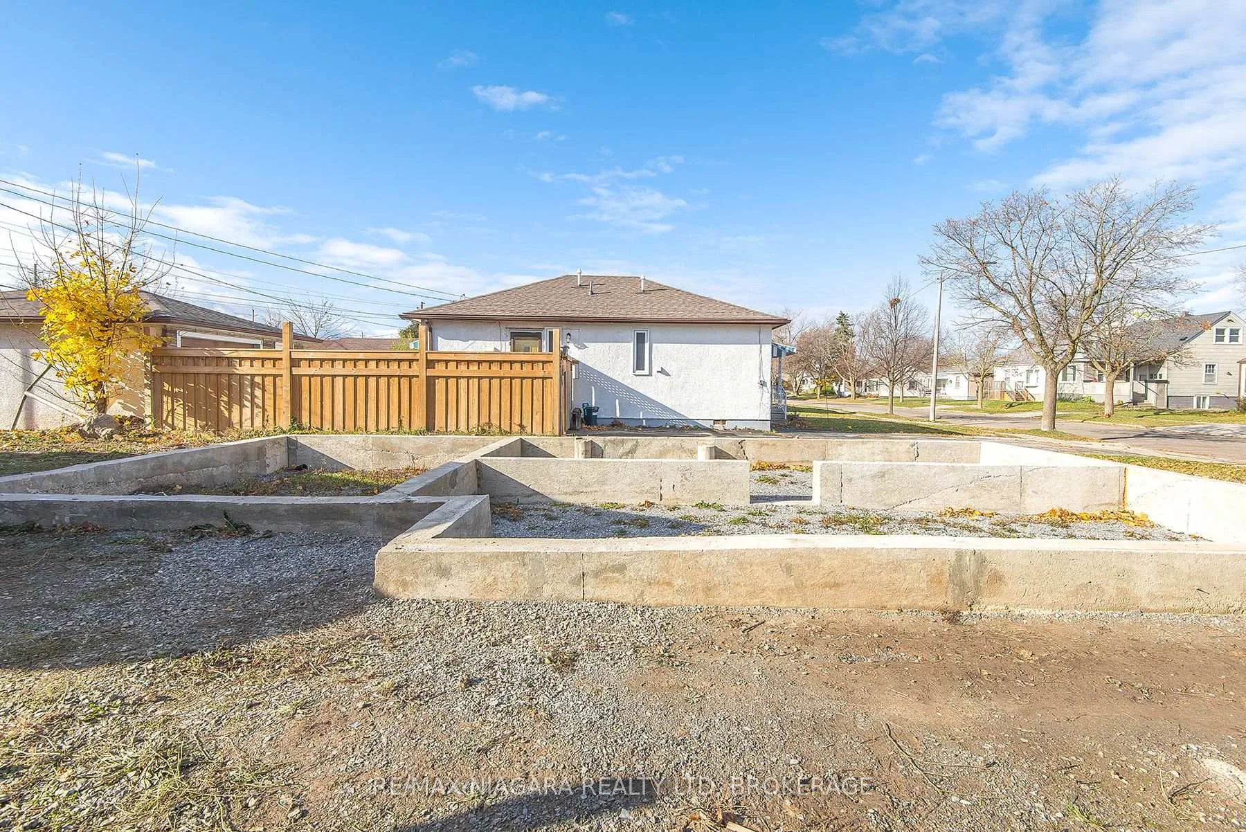 Photo 7 of 397 Gatfield Avenue, Welland, Lincoln/Crowland — HOMEH