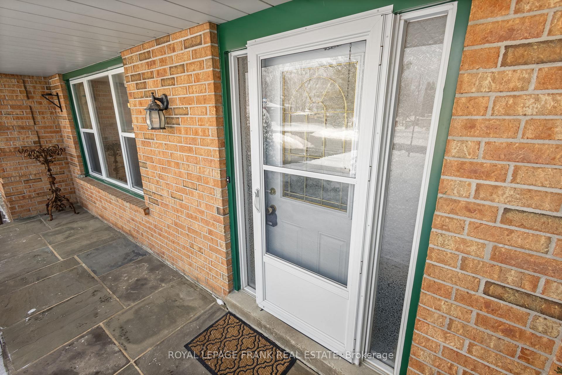 Photo 4 of 44 Munro Crescent, Uxbridge — HOMEH