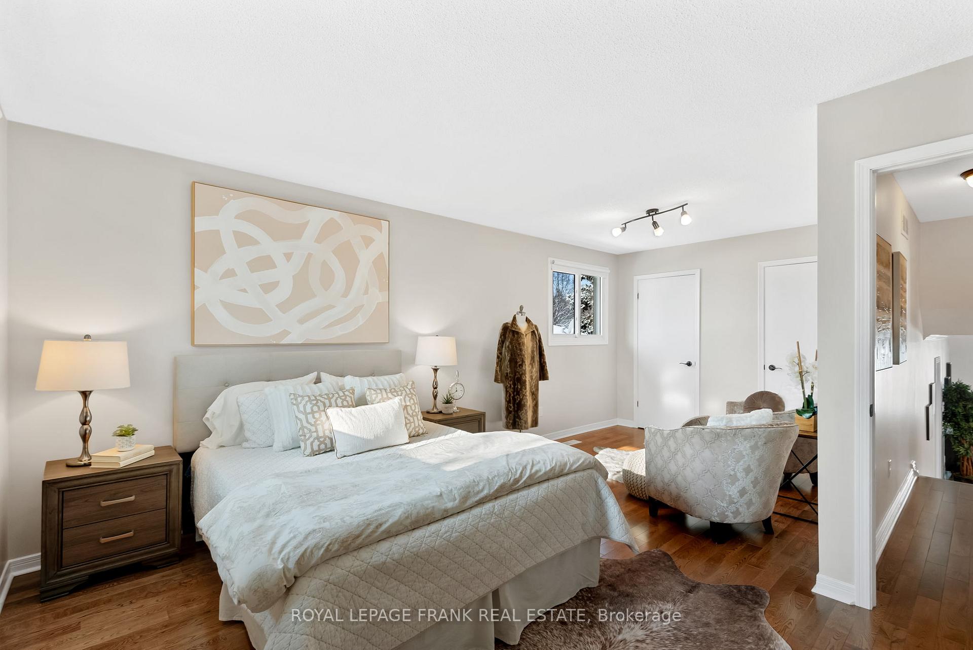Photo 12 of 44 Munro Crescent, Uxbridge — HOMEH