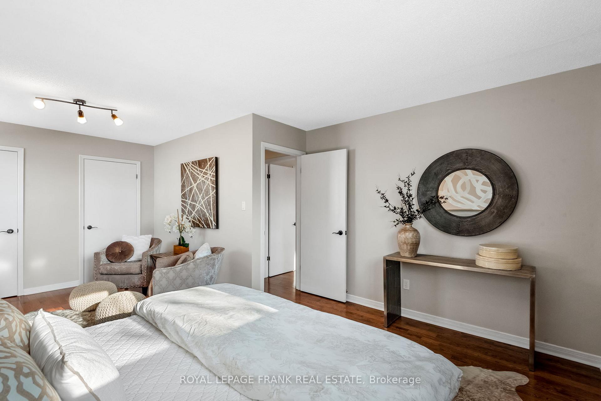 Photo 13 of 44 Munro Crescent, Uxbridge — HOMEH
