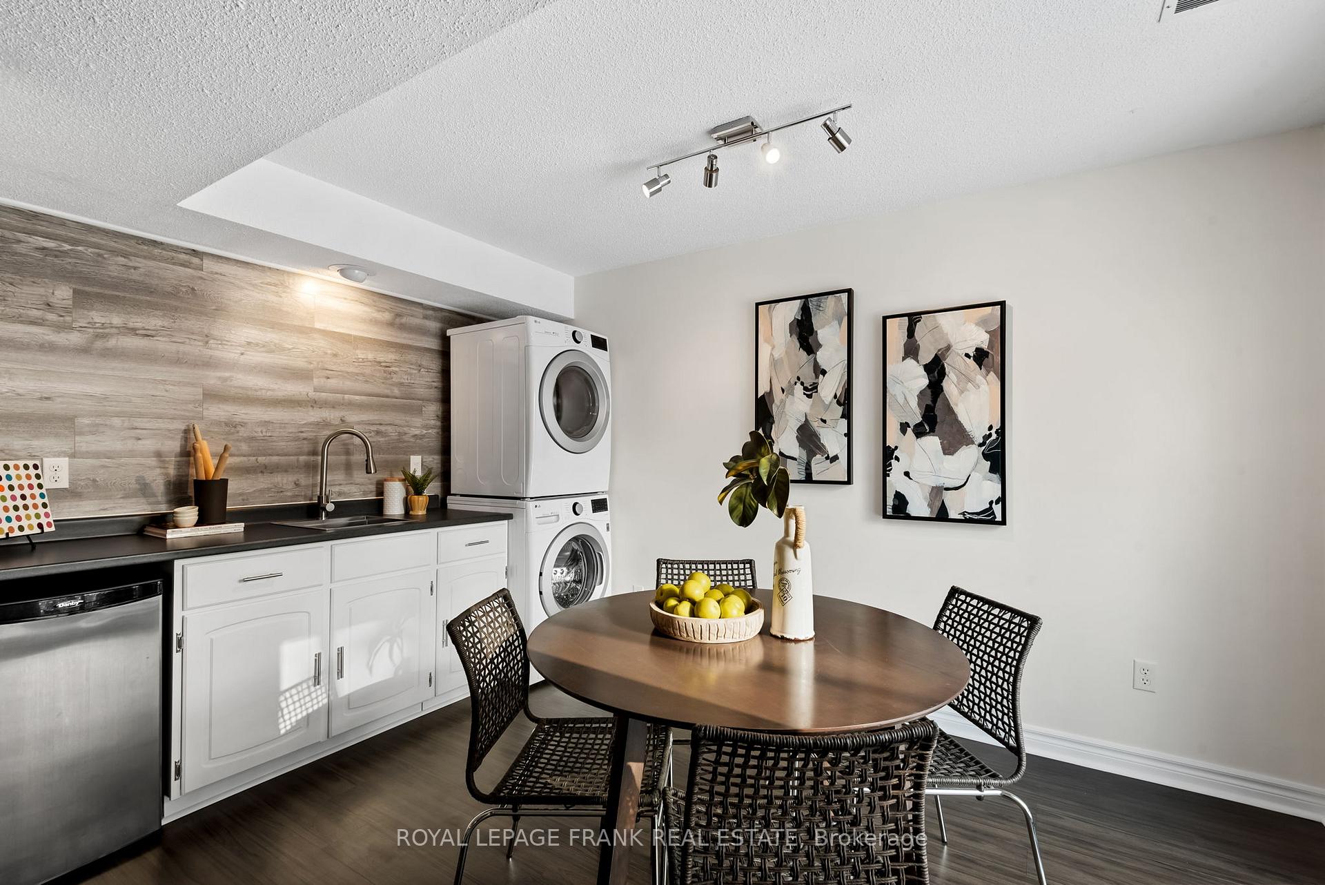 Photo 22 of 44 Munro Crescent, Uxbridge — HOMEH