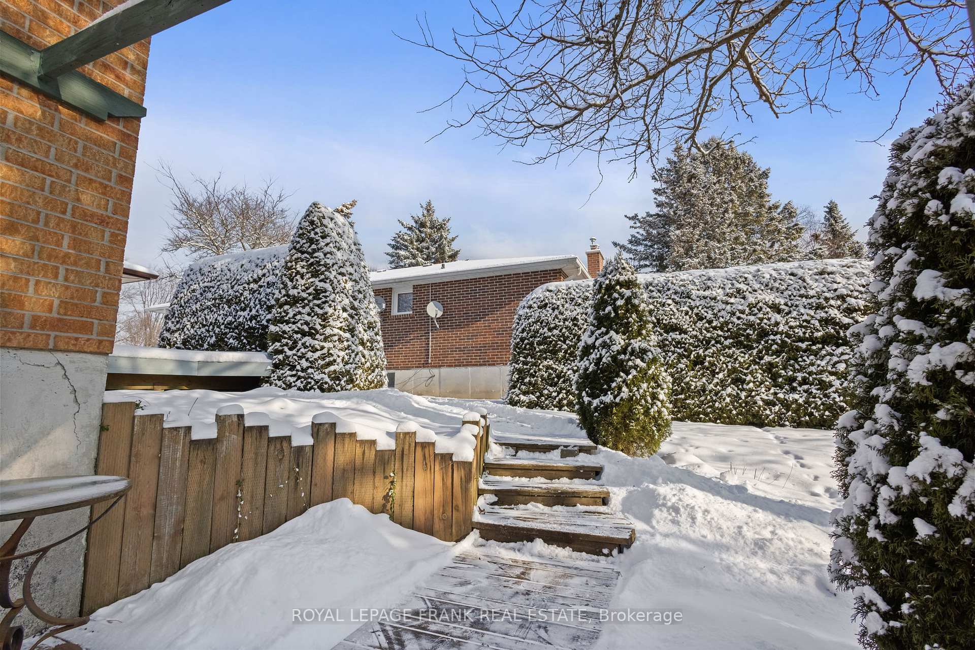Photo 26 of 44 Munro Crescent, Uxbridge — HOMEH