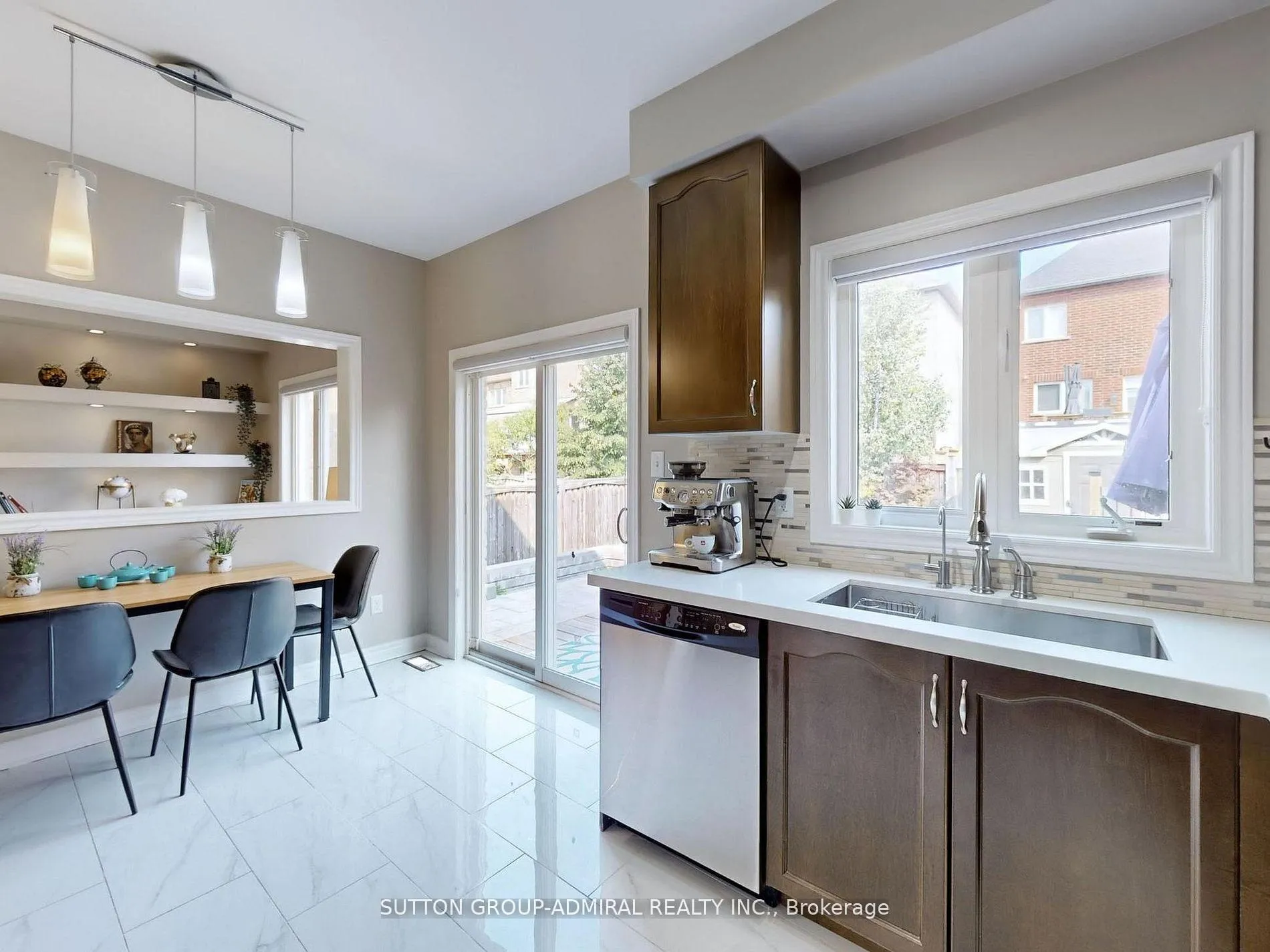 Photo 12 of 25 D'eva Drive, Vaughan, Patterson — HOMEH