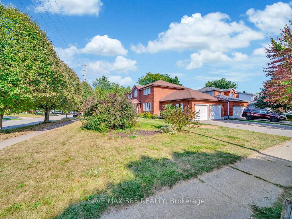 Photo 2 of 175 Wissler Road, Waterloo — HOMEH