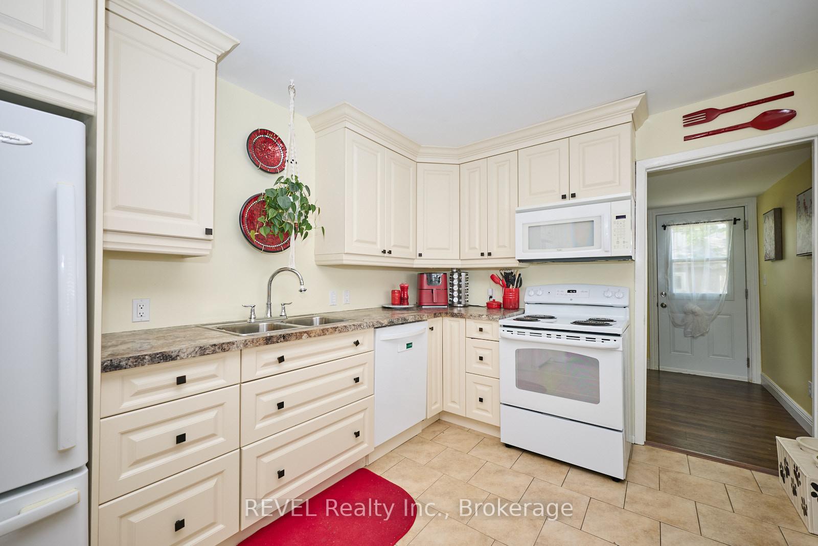 Photo 9 of 382 Hennepin Avenue, Welland, Lincoln/Crowland — HOMEH