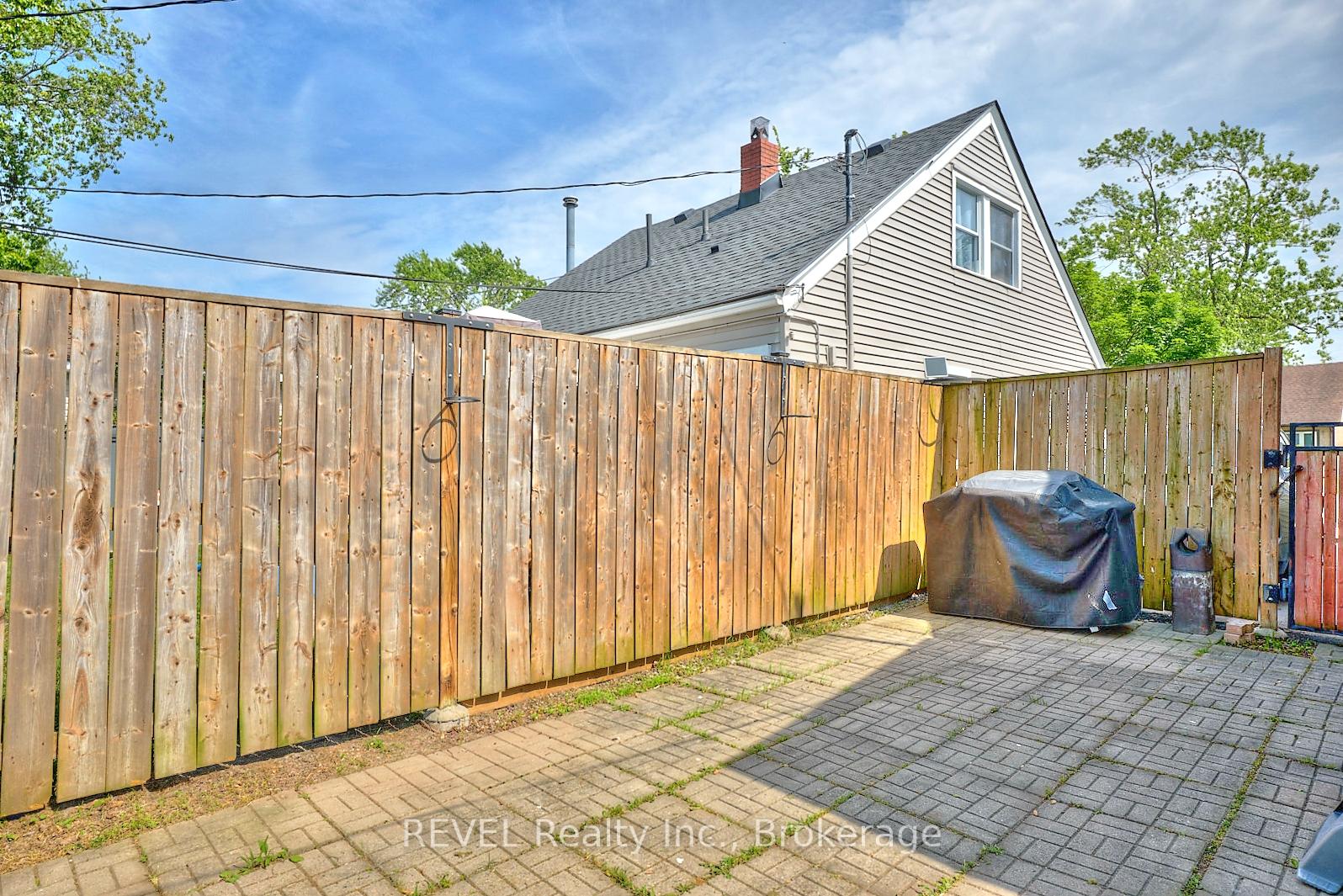 Photo 23 of 382 Hennepin Avenue, Welland, Lincoln/Crowland — HOMEH