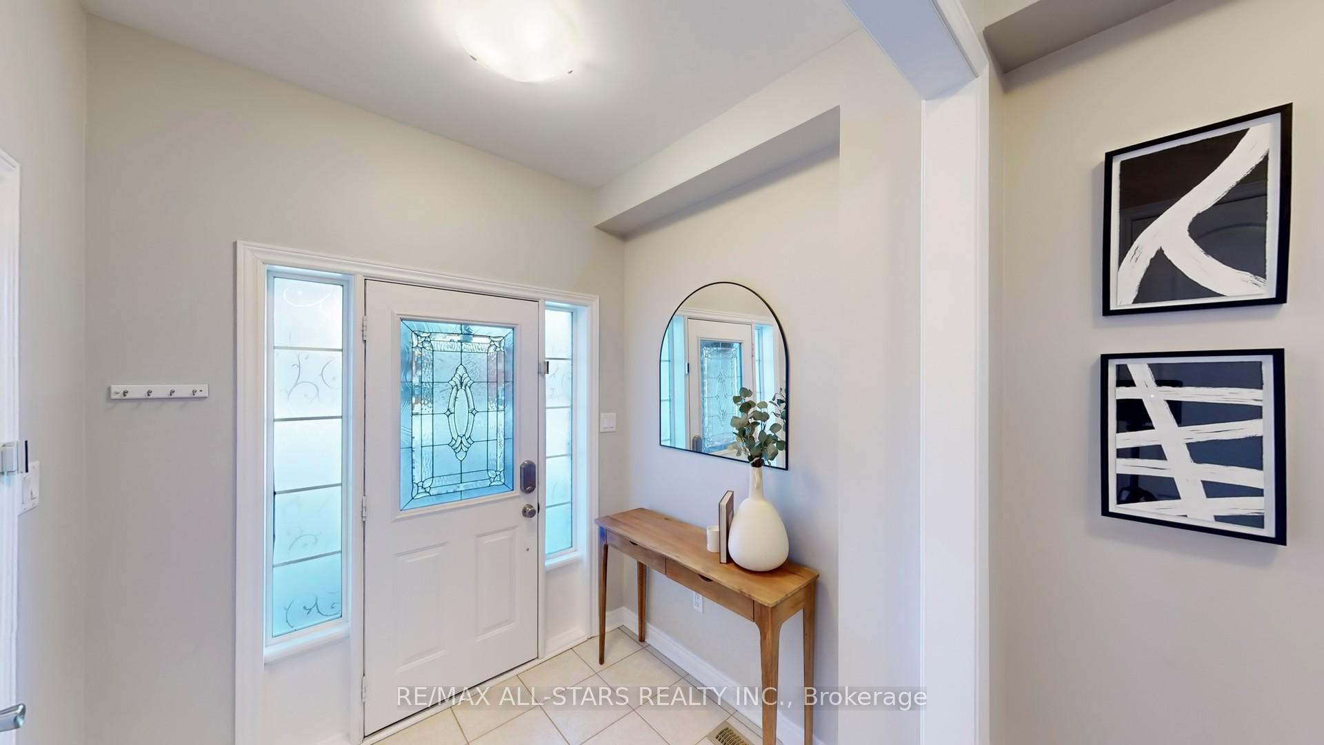 Photo 4 of 88 Bolton Drive, Uxbridge — HOMEH