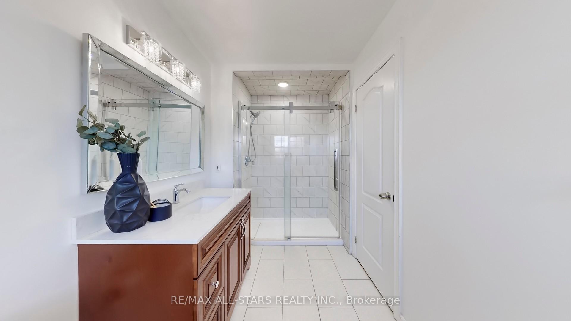 Photo 20 of 88 Bolton Drive, Uxbridge — HOMEH
