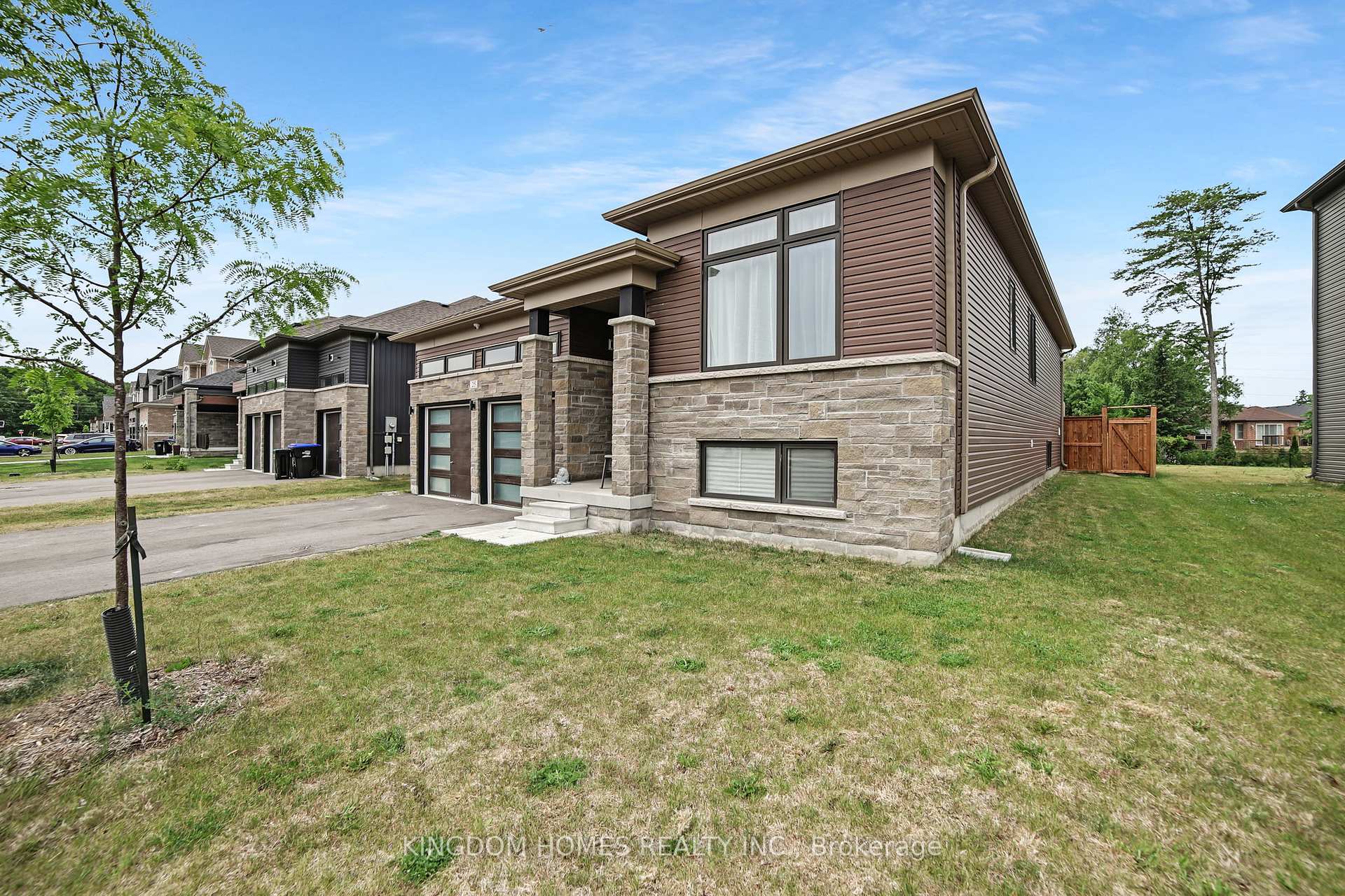 Photo 3 of 25 Beatrice Drive, Wasaga Beach — HOMEH