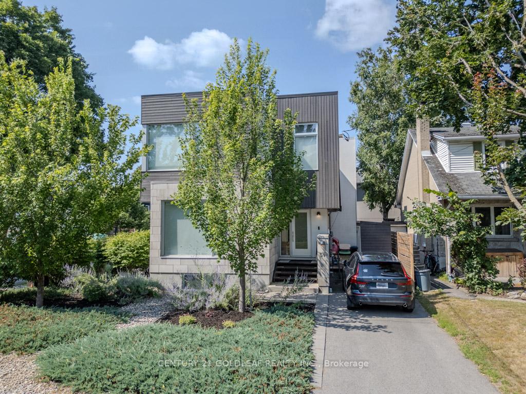 Front of 594 Tweedsmuir Avenue