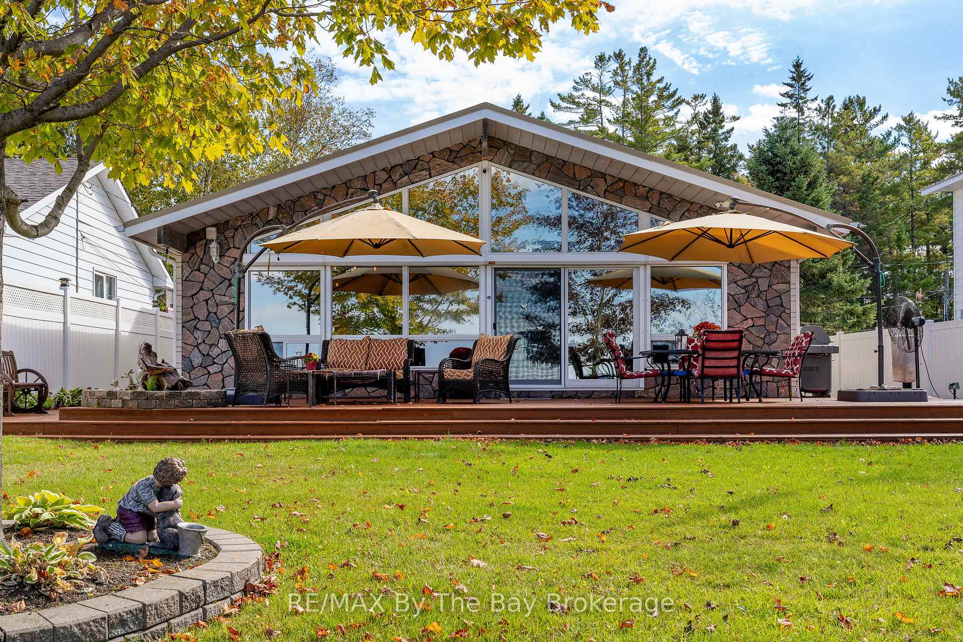 Photo 2 of 108 Shore Lane, Wasaga Beach — HOMEH