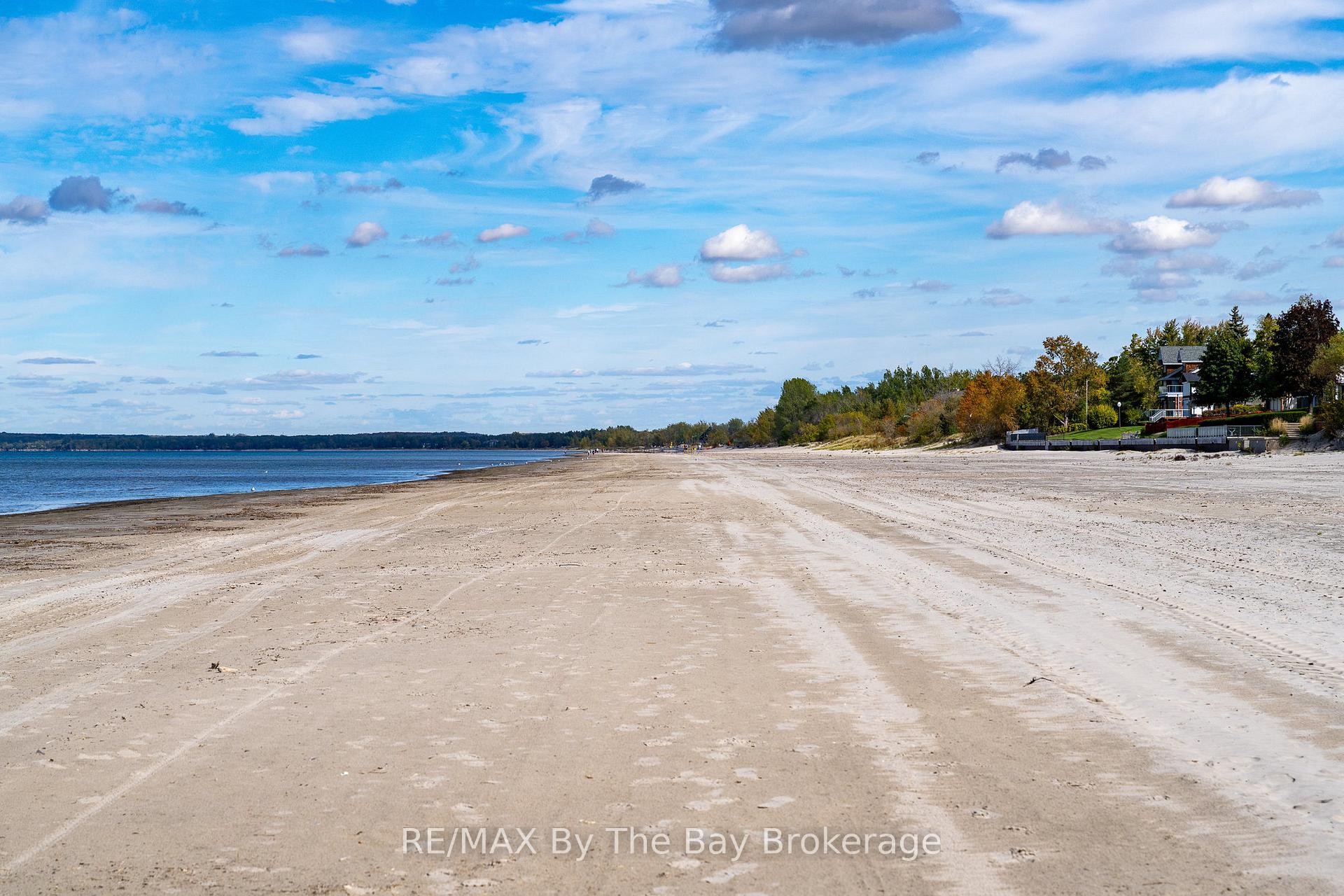 Photo 7 of 108 Shore Lane, Wasaga Beach — HOMEH