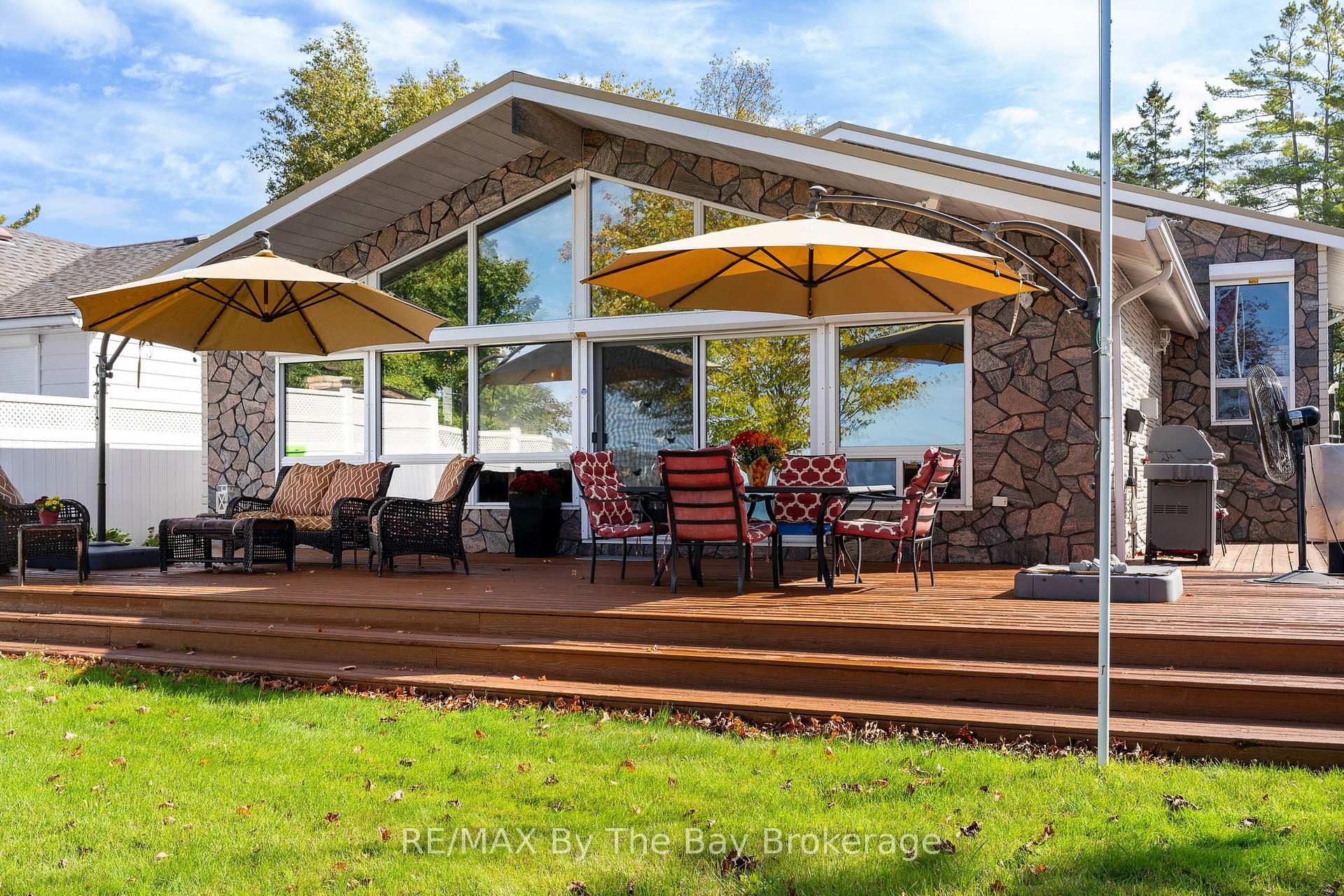 Photo 12 of 108 Shore Lane, Wasaga Beach — HOMEH
