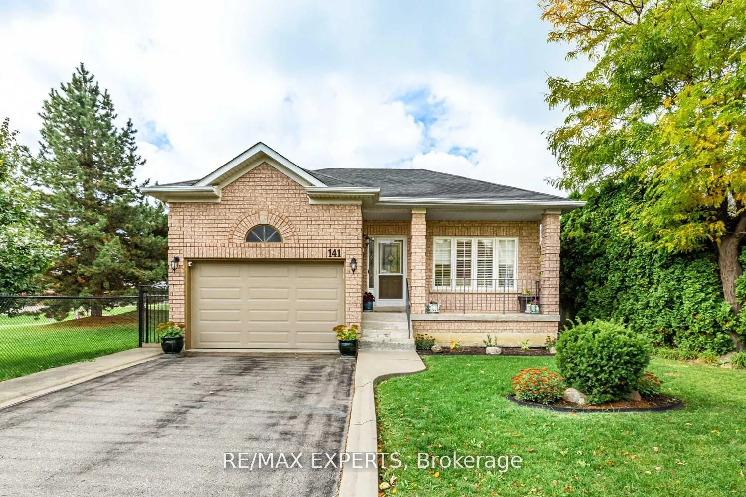 Photo 1 of 141 Michelle Drive, Vaughan, East Woodbridge — HOMEH