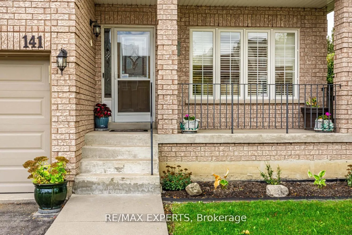 Photo 6 of 141 Michelle Drive, Vaughan, East Woodbridge — HOMEH