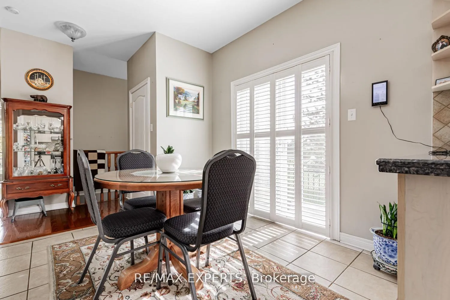 Photo 15 of 141 Michelle Drive, Vaughan, East Woodbridge — HOMEH