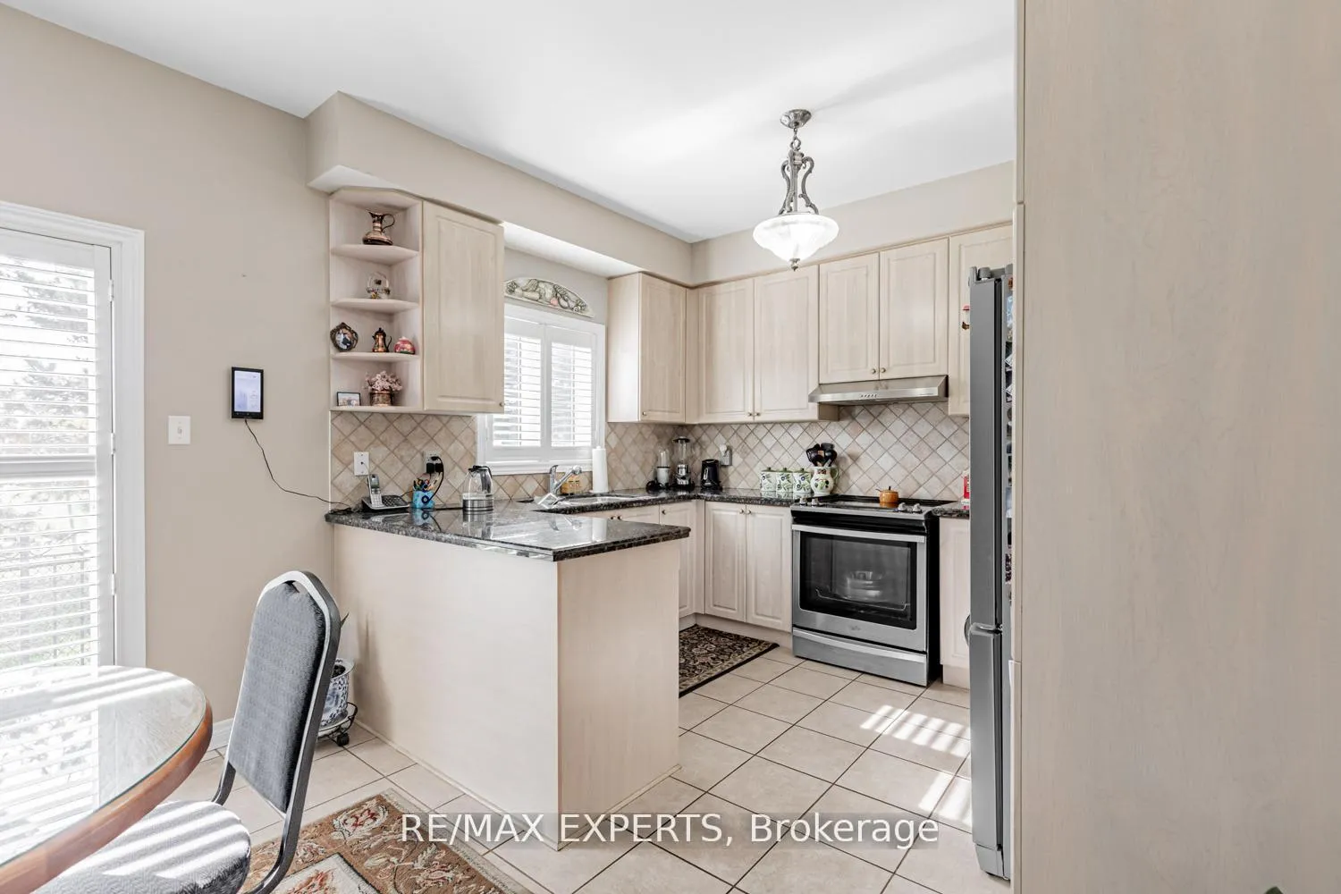 Photo 18 of 141 Michelle Drive, Vaughan, East Woodbridge — HOMEH