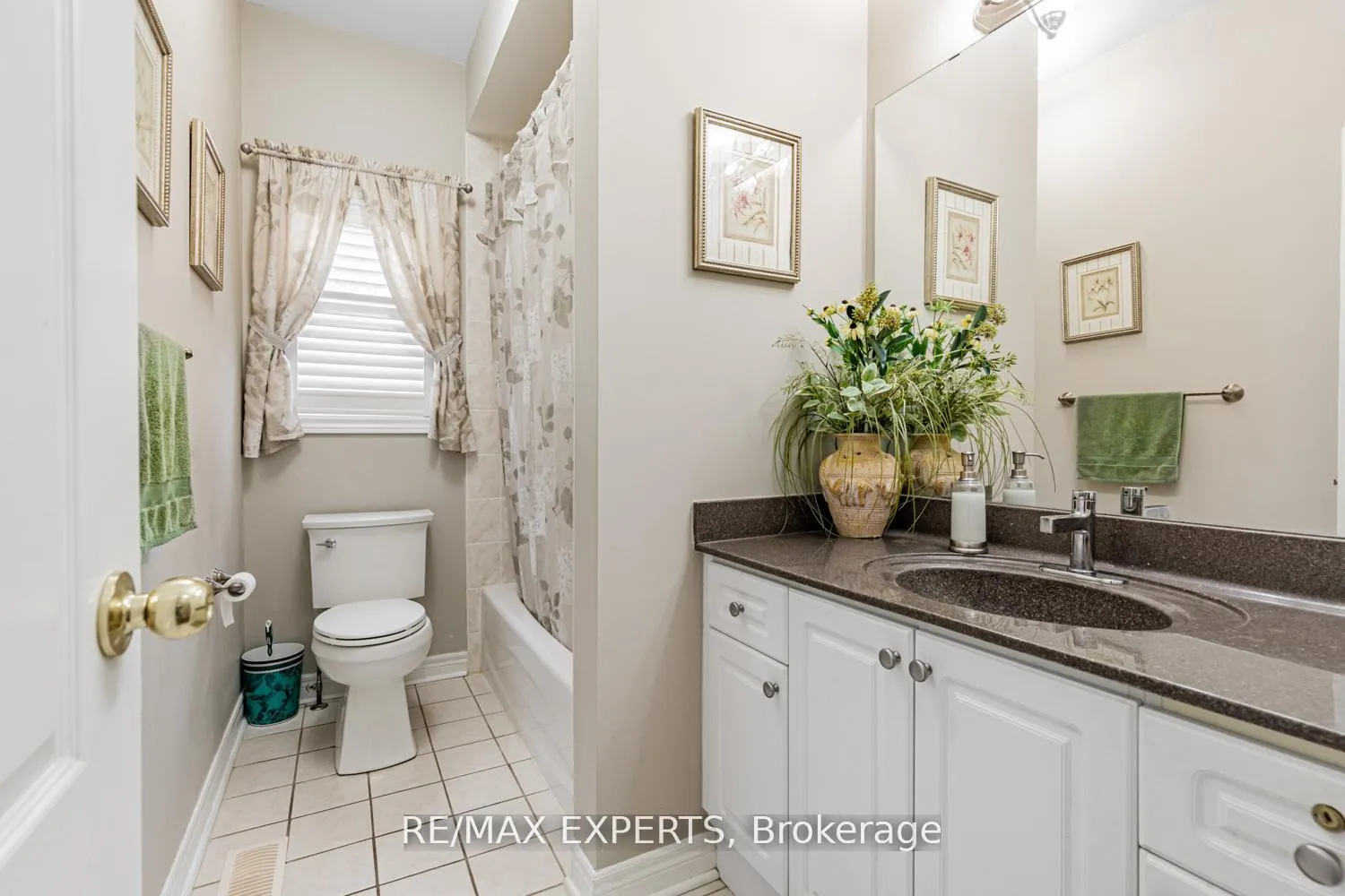 Photo 21 of 141 Michelle Drive, Vaughan, East Woodbridge — HOMEH