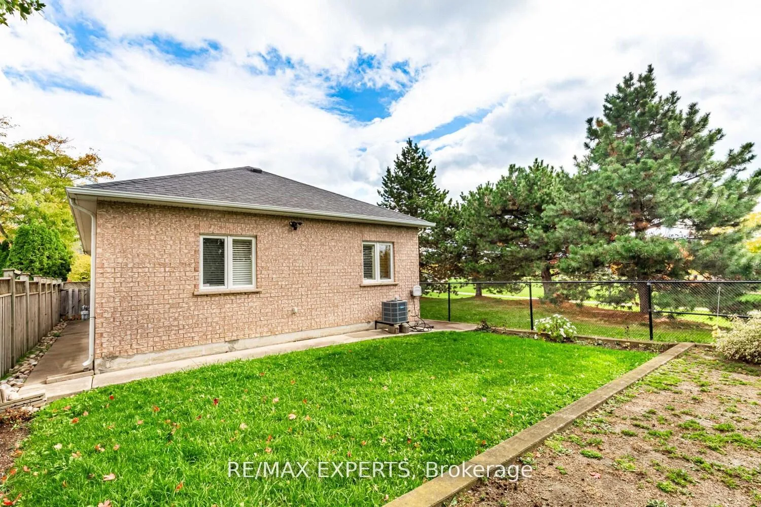 Photo 31 of 141 Michelle Drive, Vaughan, East Woodbridge — HOMEH