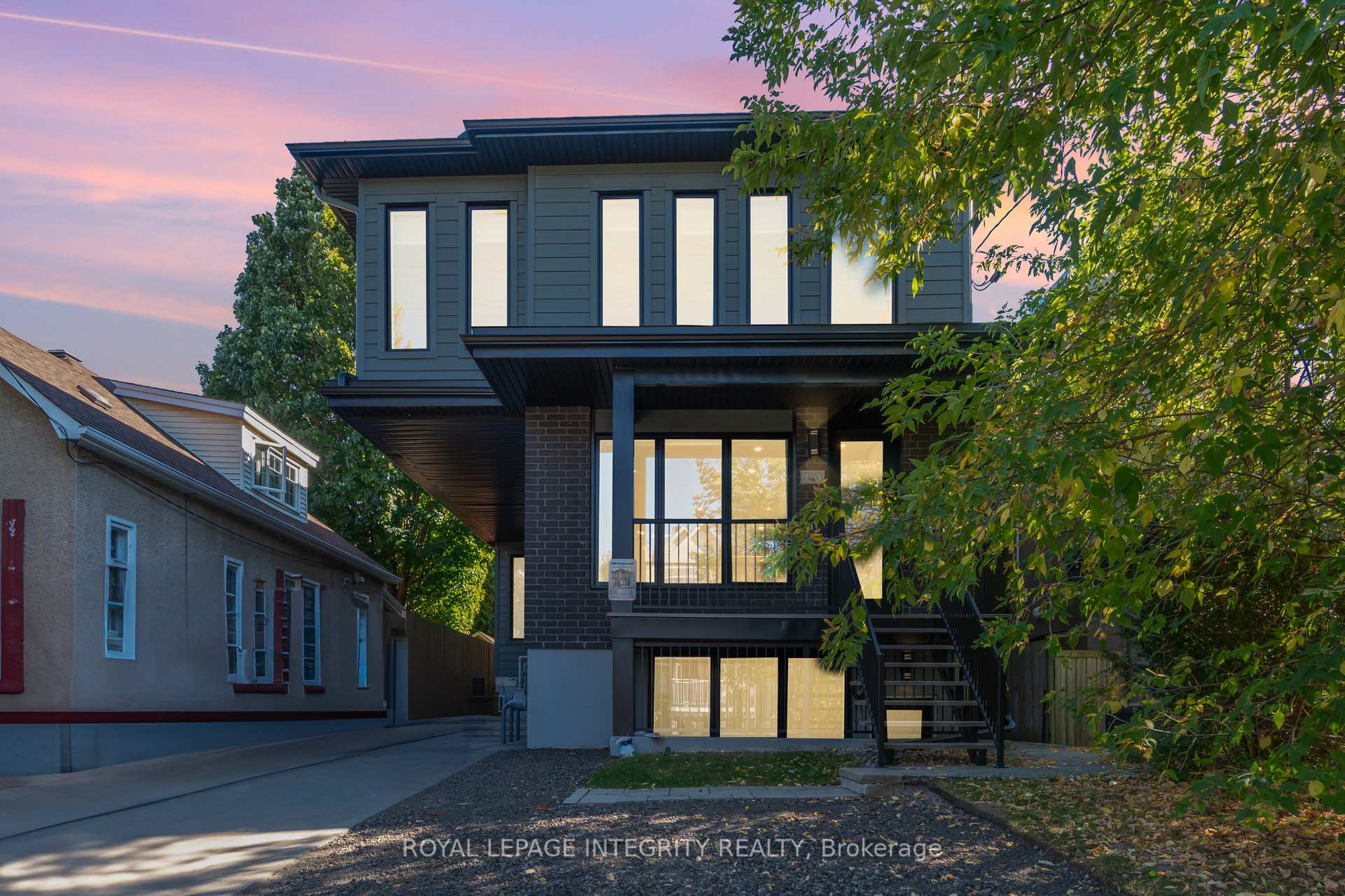 Front of Unit A, 284 Dovercourt Avenue
