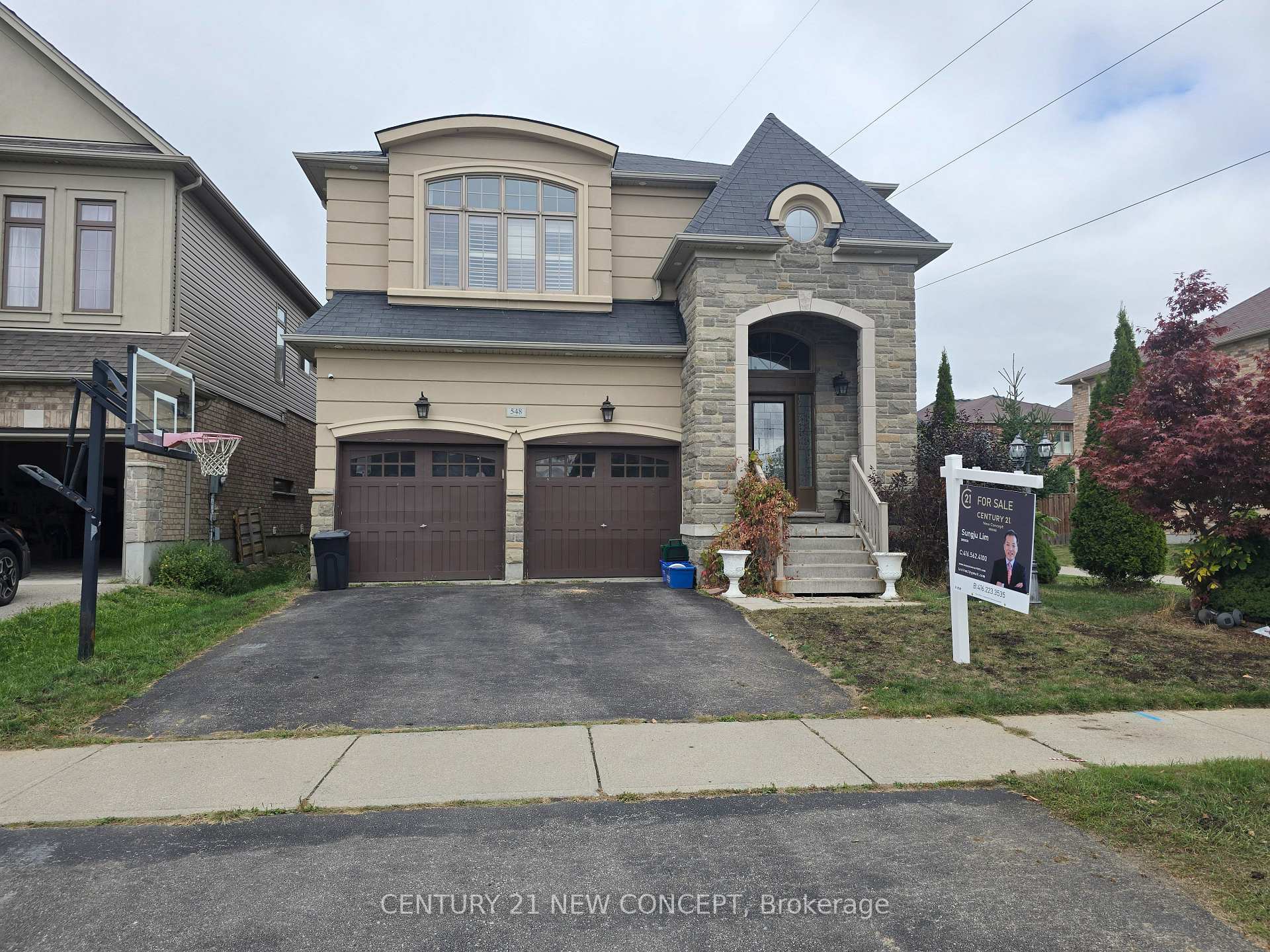 Front of 548 Wasaga Crescent