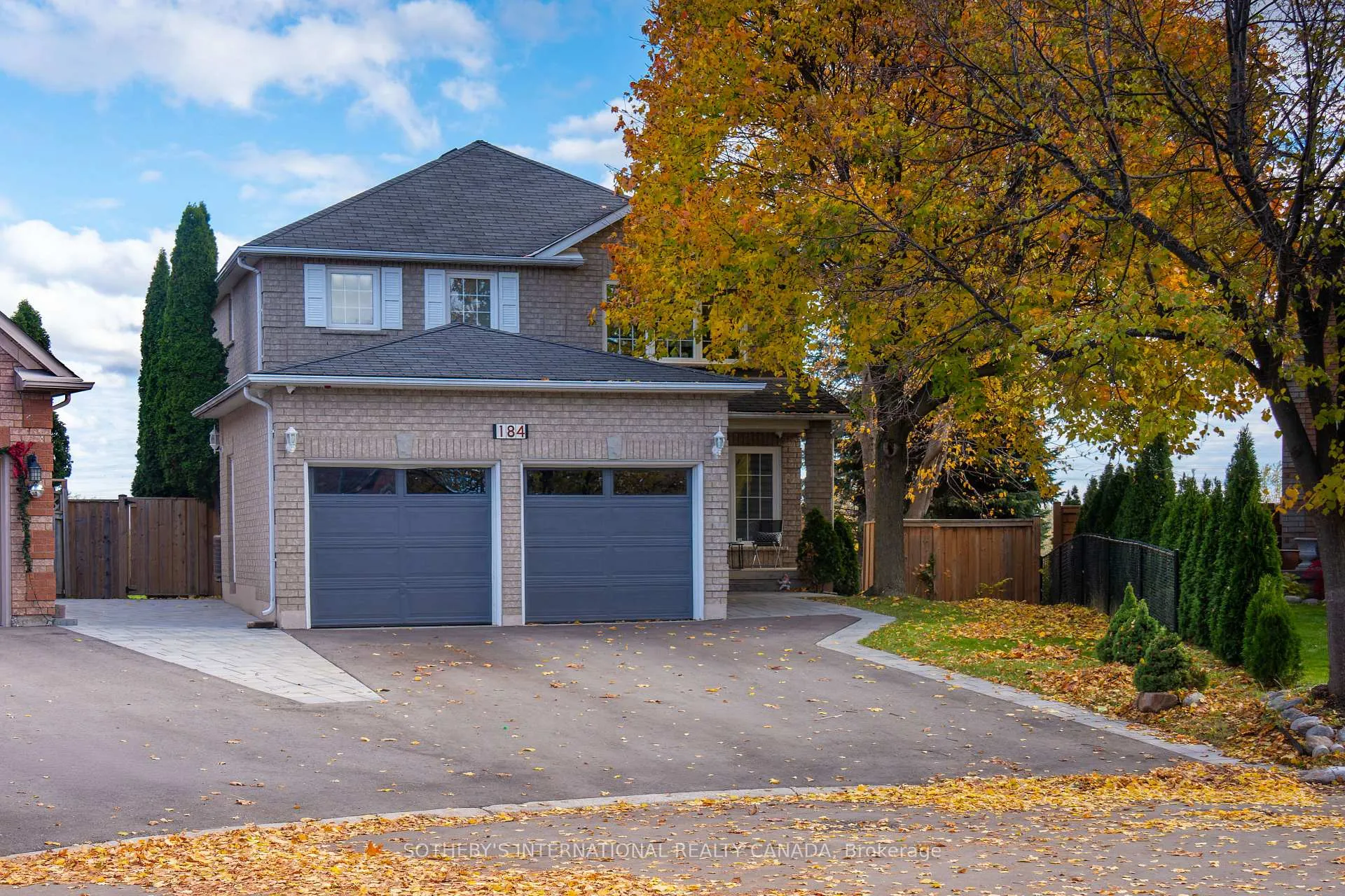 Photo 2 of 184 Veneto Drive, Vaughan, Vaughan Grove — HOMEH