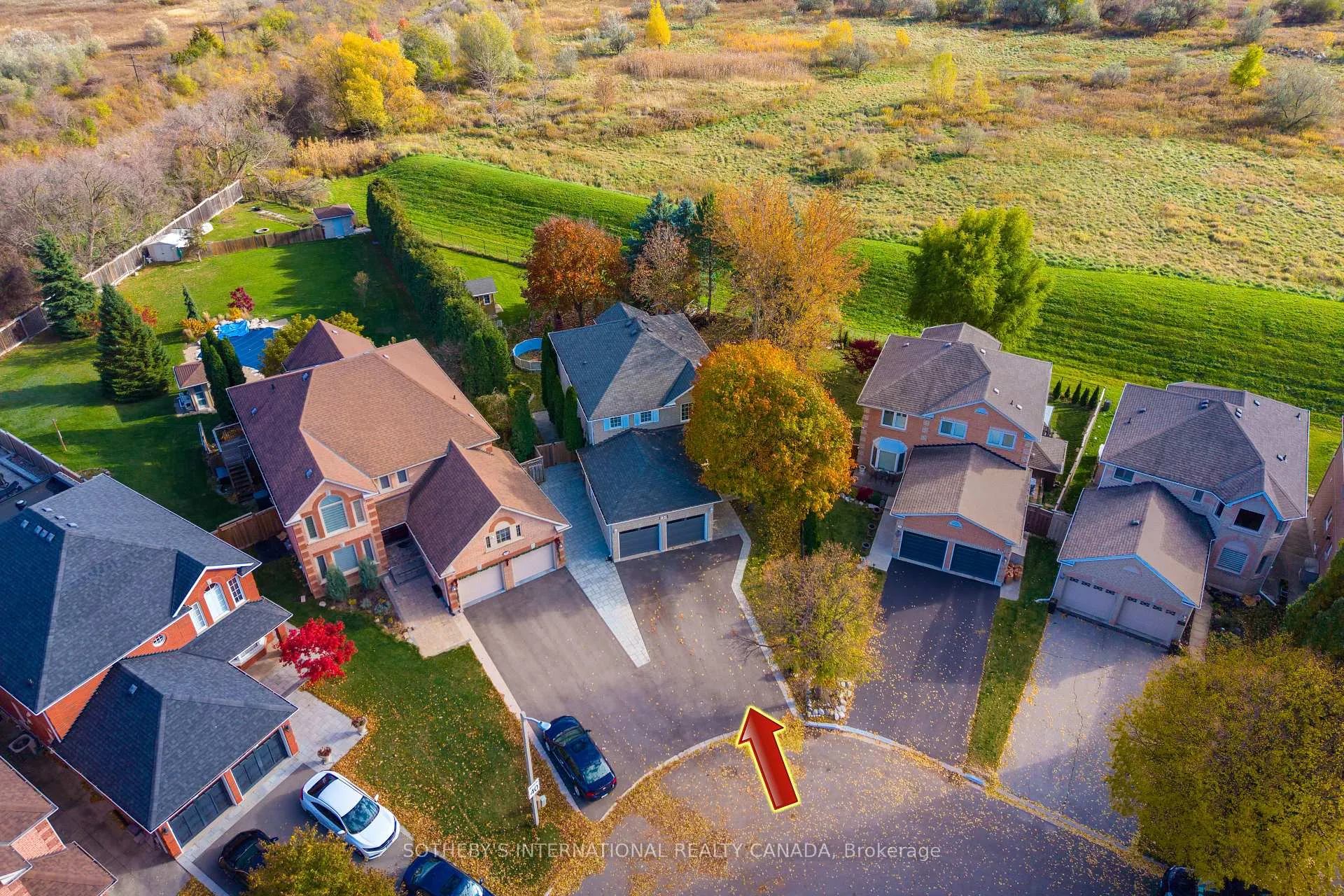Photo 3 of 184 Veneto Drive, Vaughan, Vaughan Grove — HOMEH