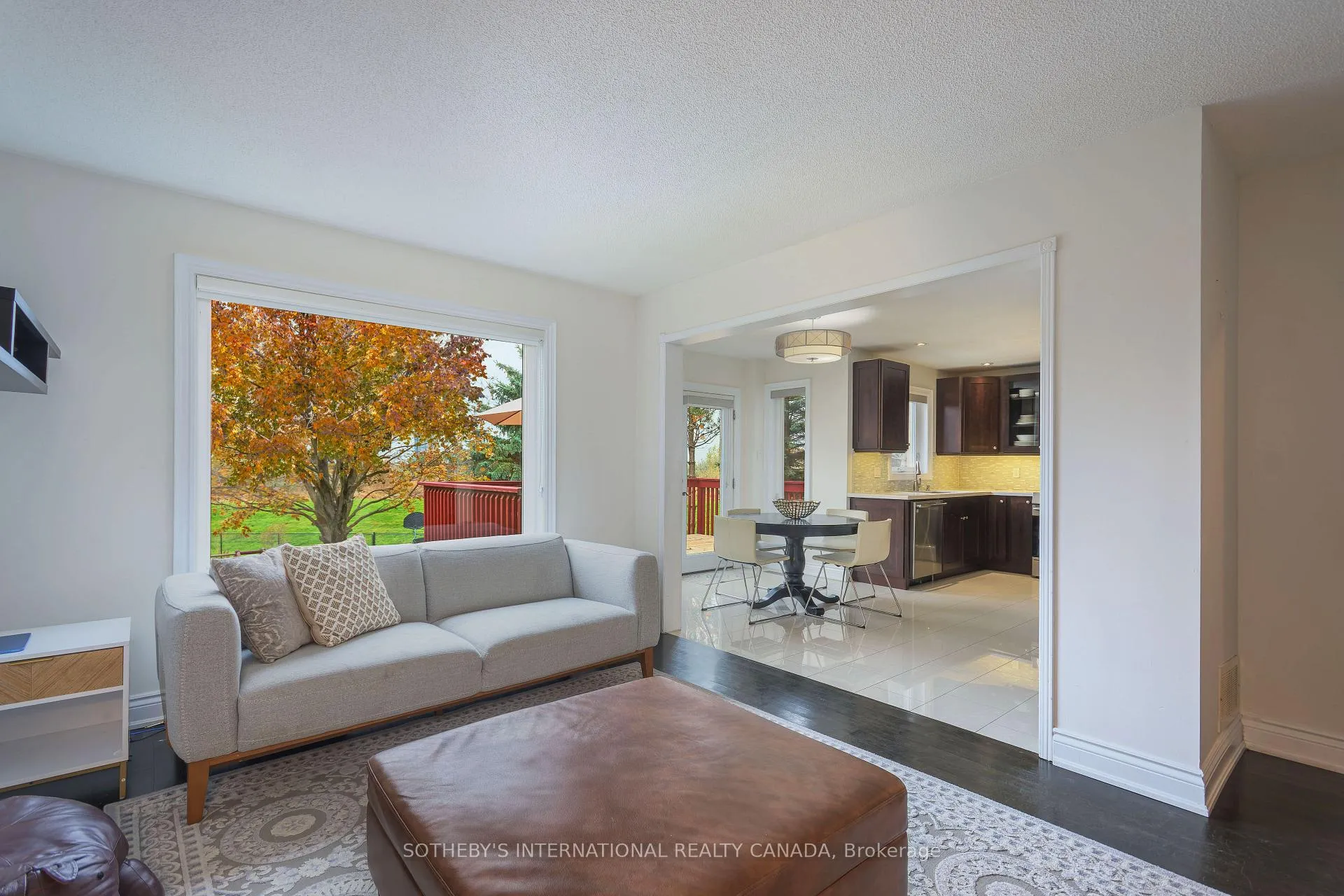 Photo 9 of 184 Veneto Drive, Vaughan, Vaughan Grove — HOMEH
