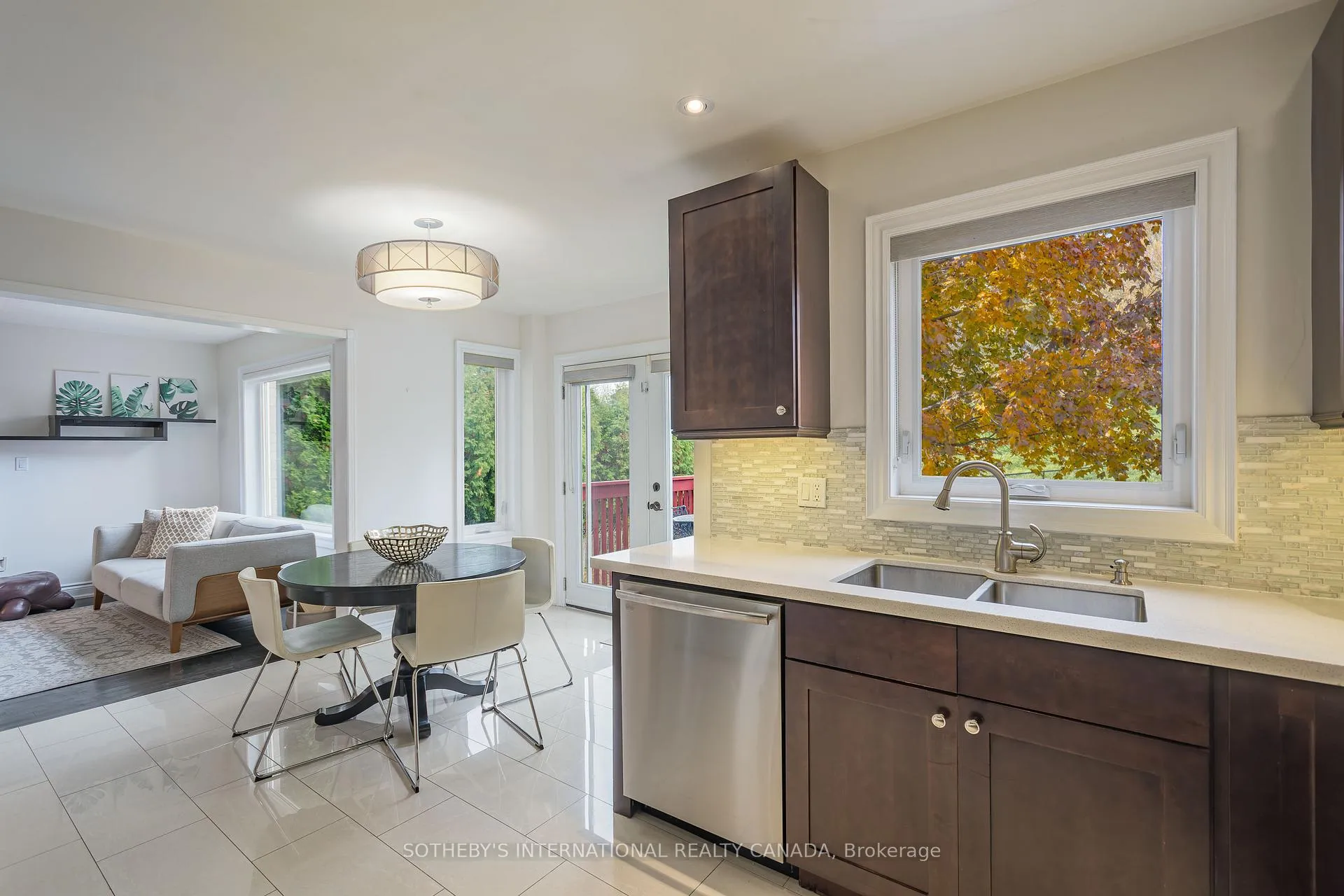 Photo 10 of 184 Veneto Drive, Vaughan, Vaughan Grove — HOMEH