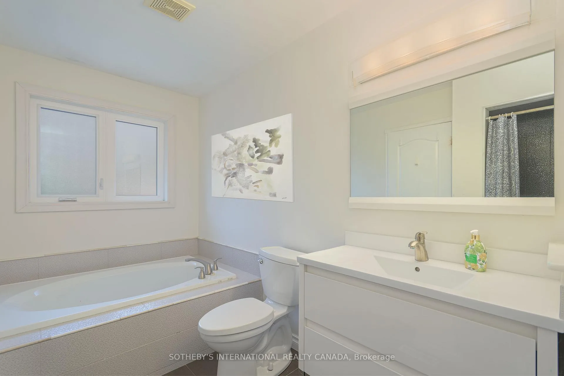 Photo 23 of 184 Veneto Drive, Vaughan, Vaughan Grove — HOMEH