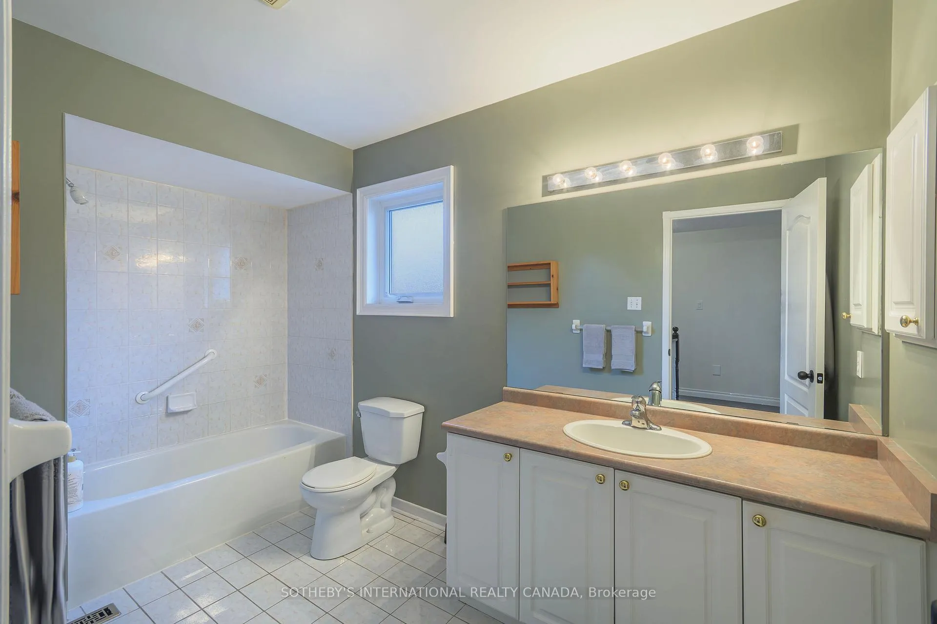 Photo 30 of 184 Veneto Drive, Vaughan, Vaughan Grove — HOMEH
