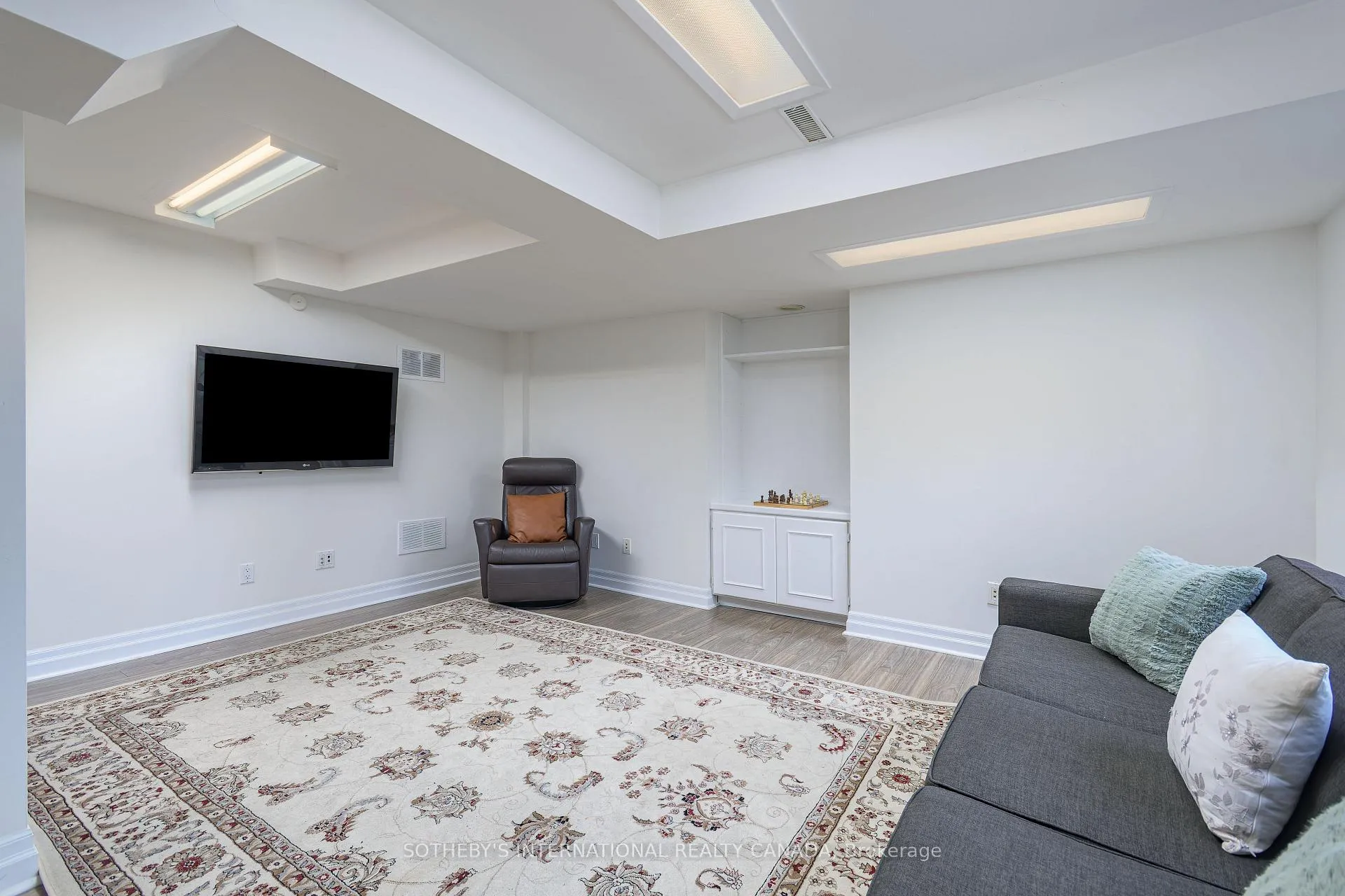 Photo 34 of 184 Veneto Drive, Vaughan, Vaughan Grove — HOMEH