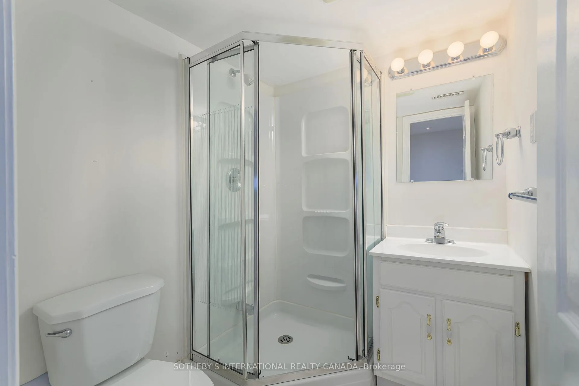 Photo 36 of 184 Veneto Drive, Vaughan, Vaughan Grove — HOMEH