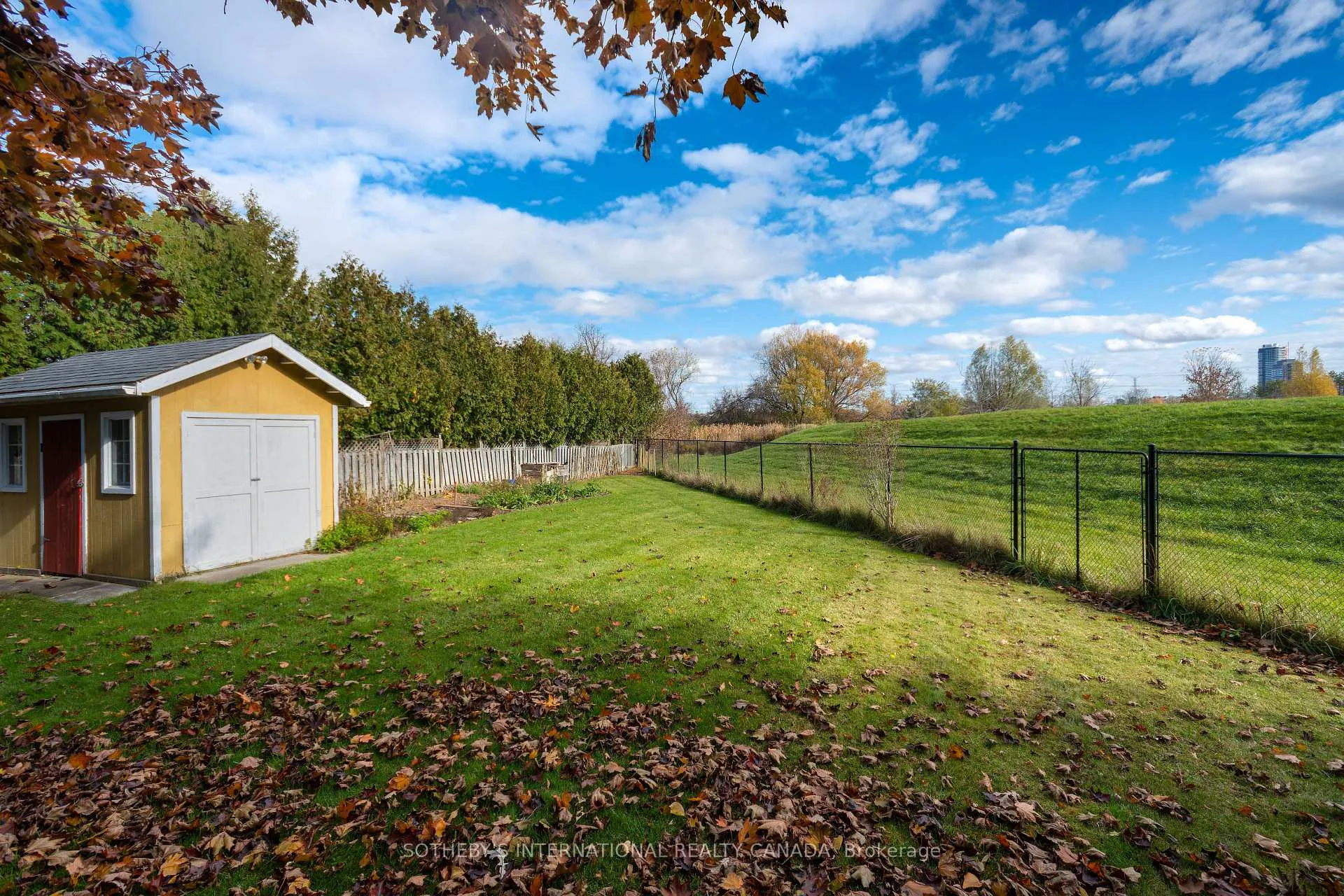 Photo 44 of 184 Veneto Drive, Vaughan, Vaughan Grove — HOMEH