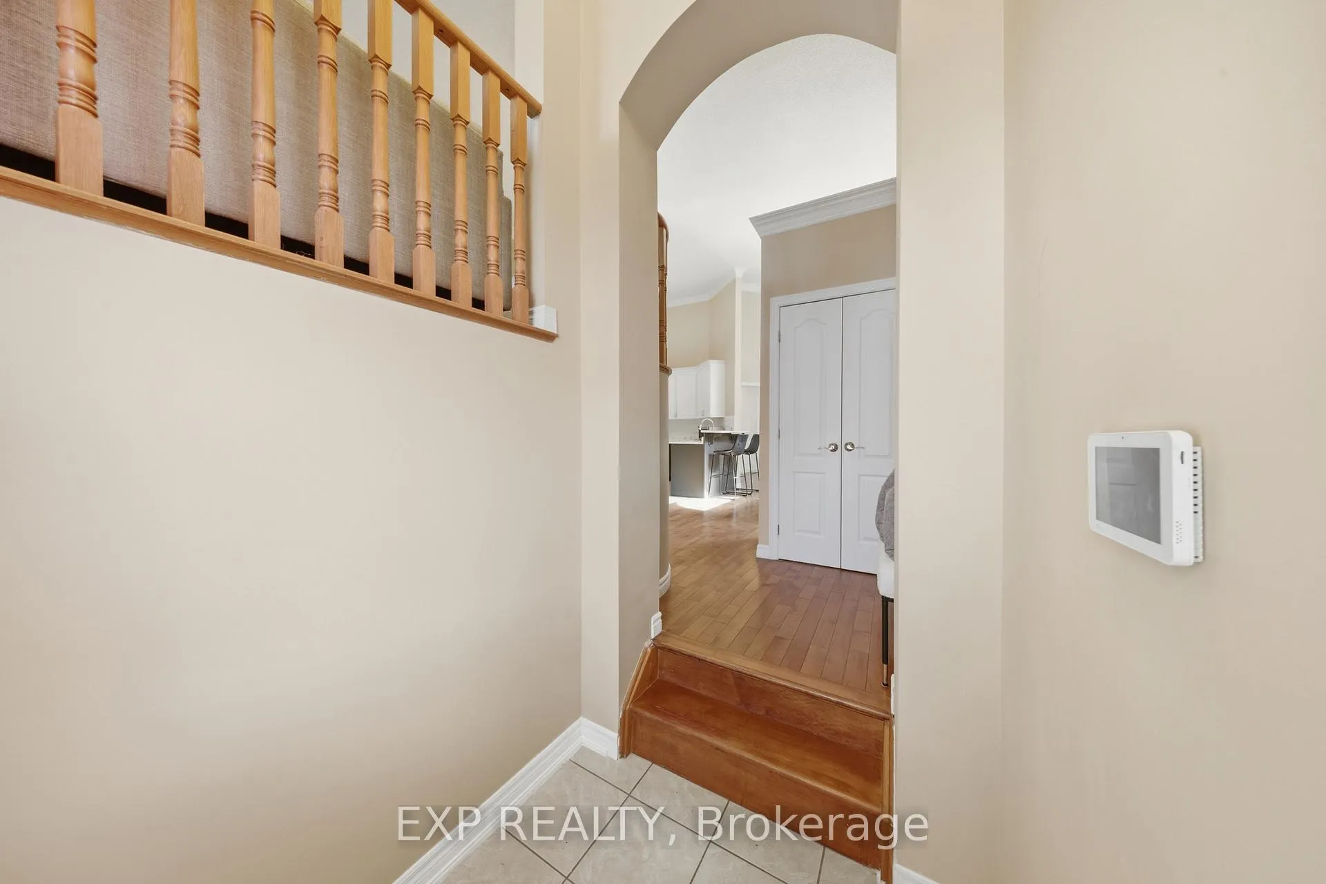 Photo 4 of 2305 Newcastle Crescent, Oakville, West Oak Trails — HOMEH