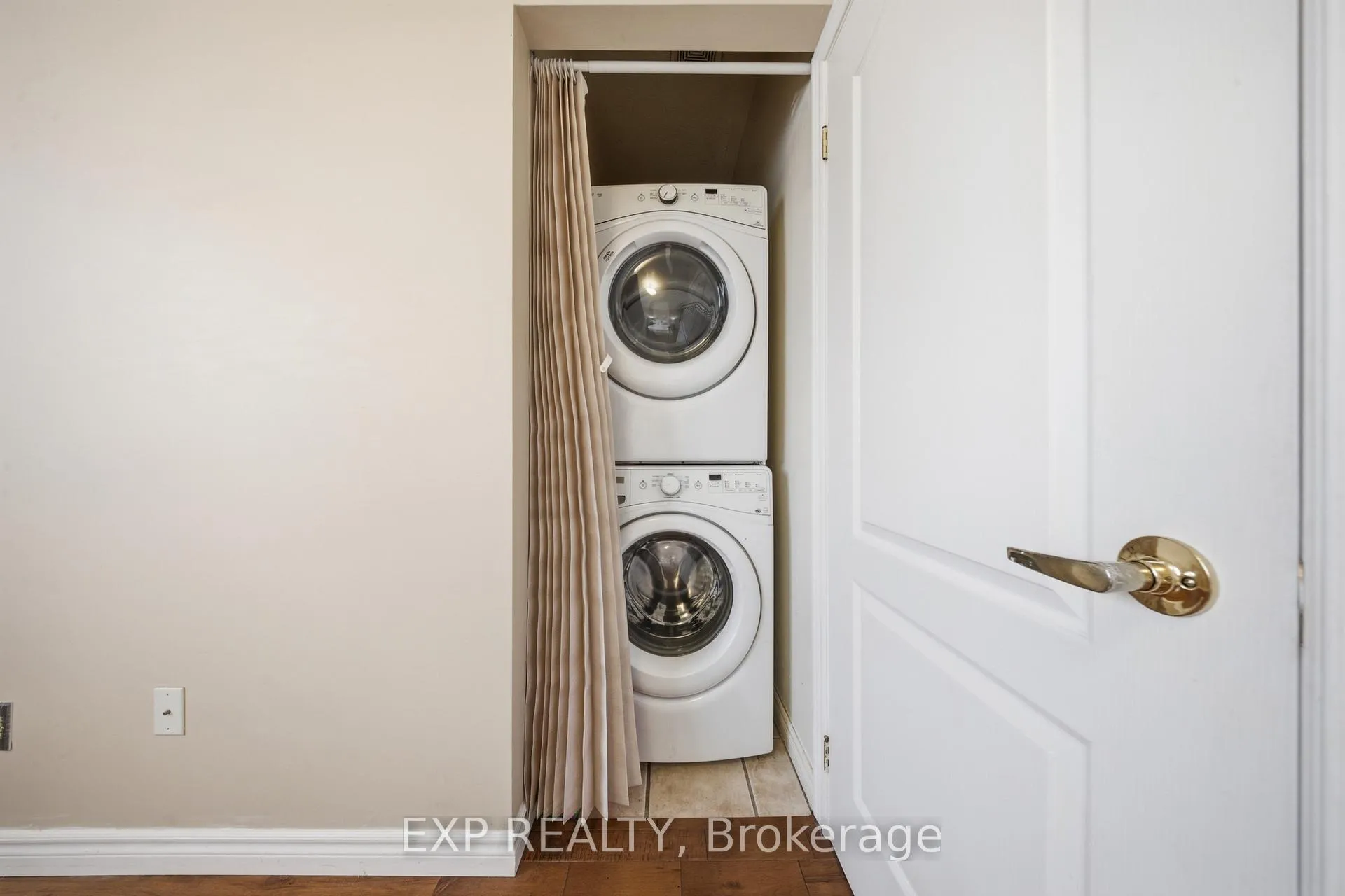 Photo 20 of 2305 Newcastle Crescent, Oakville, West Oak Trails — HOMEH