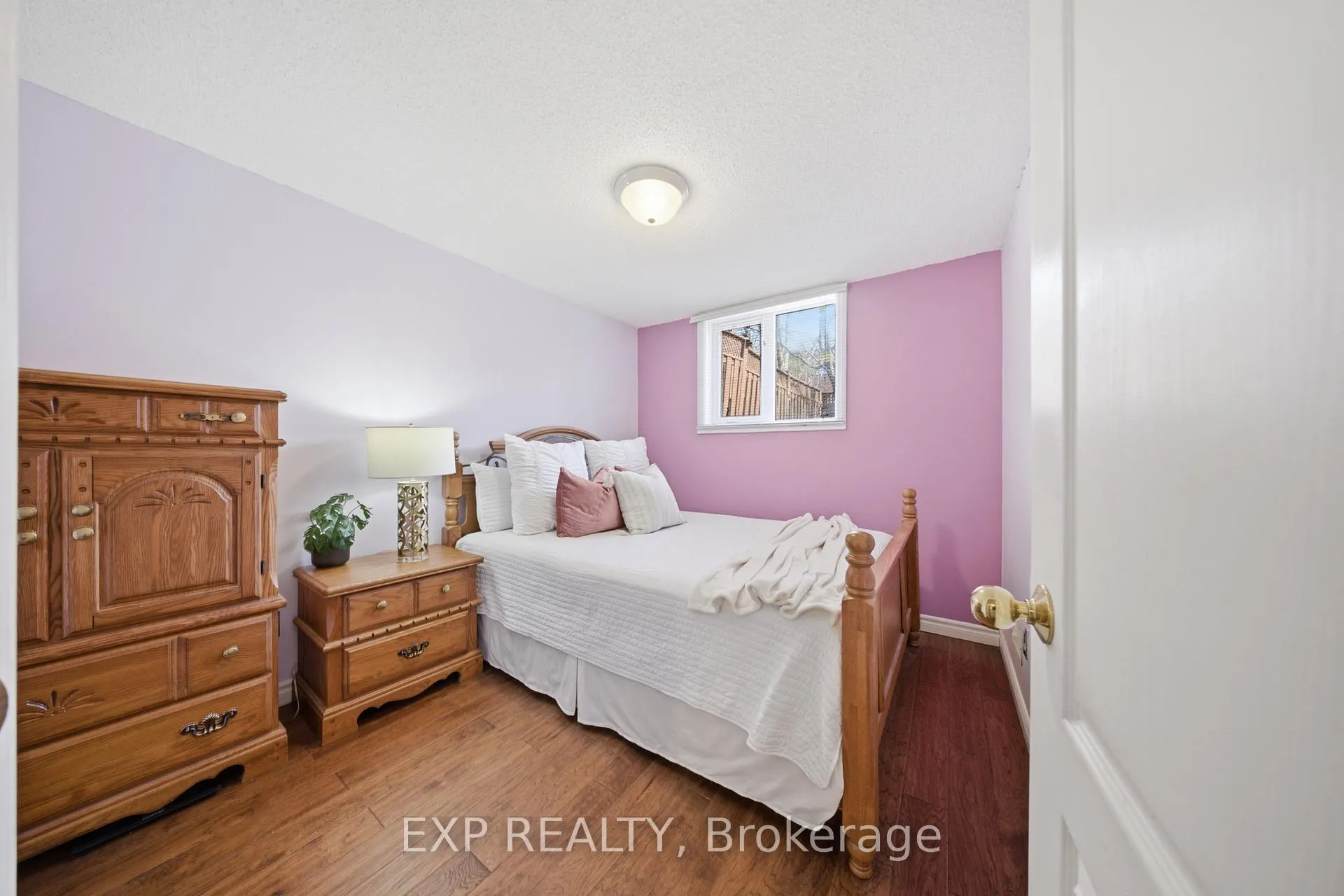 Photo 33 of 2305 Newcastle Crescent, Oakville, West Oak Trails — HOMEH
