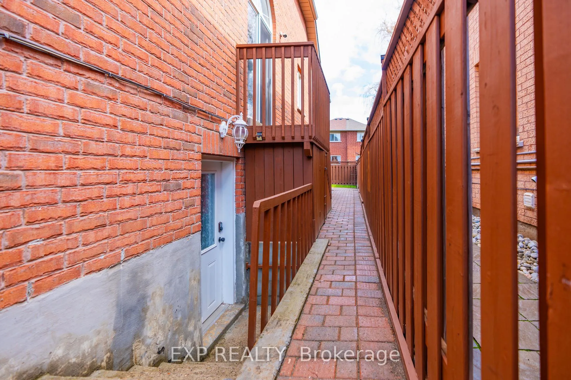 Photo 38 of 2305 Newcastle Crescent, Oakville, West Oak Trails — HOMEH