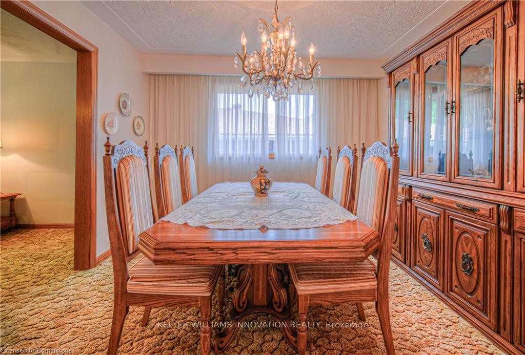 Photo 10 of 641 Black Oak Crescent, Waterloo — HOMEH